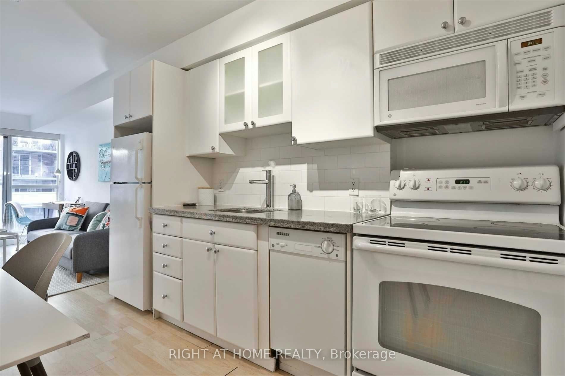 215-1005 King Street W, Toronto, ON, M6K 3M8 - 10