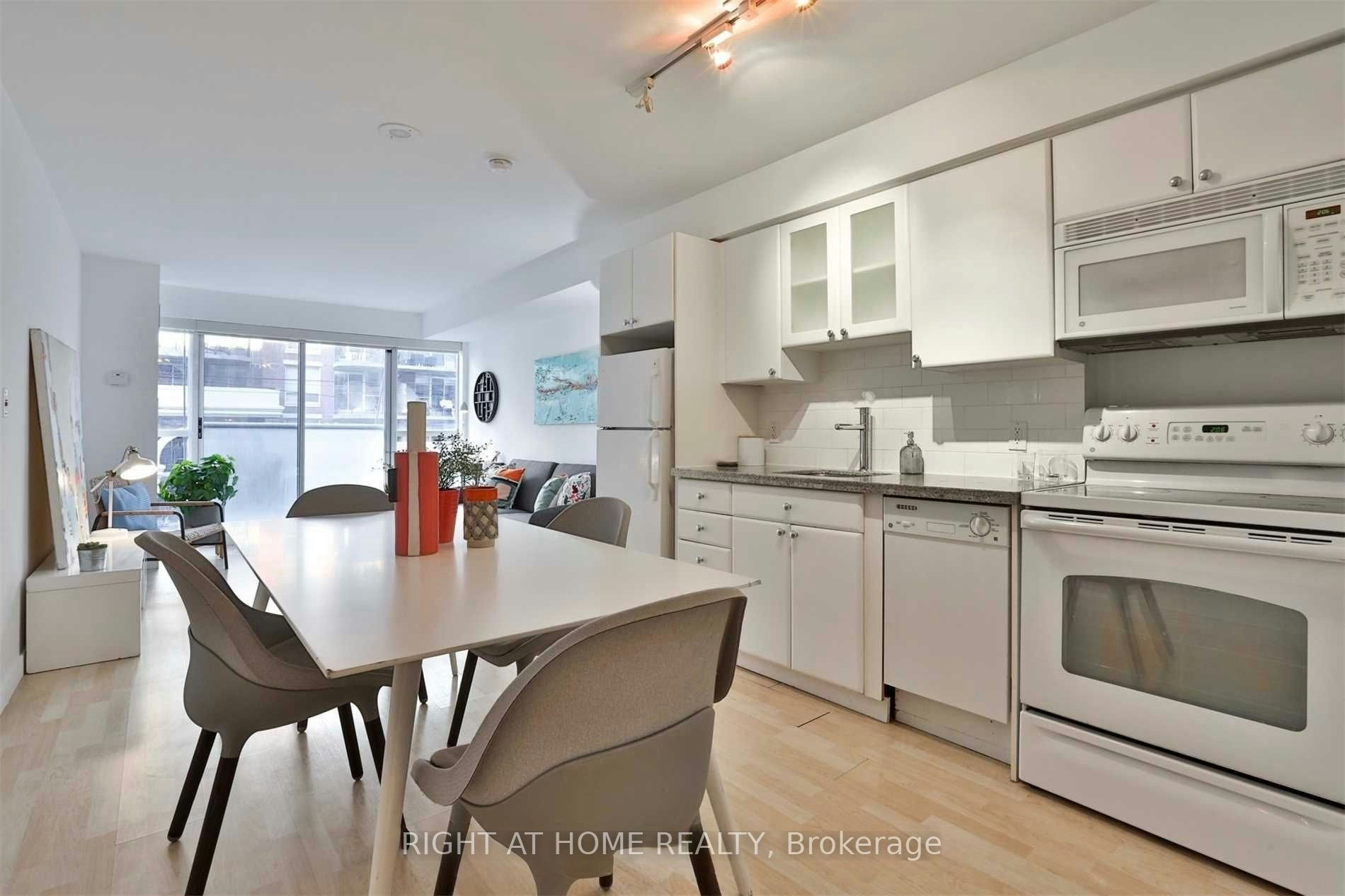 215-1005 King Street W, Toronto, ON, M6K 3M8 - 15