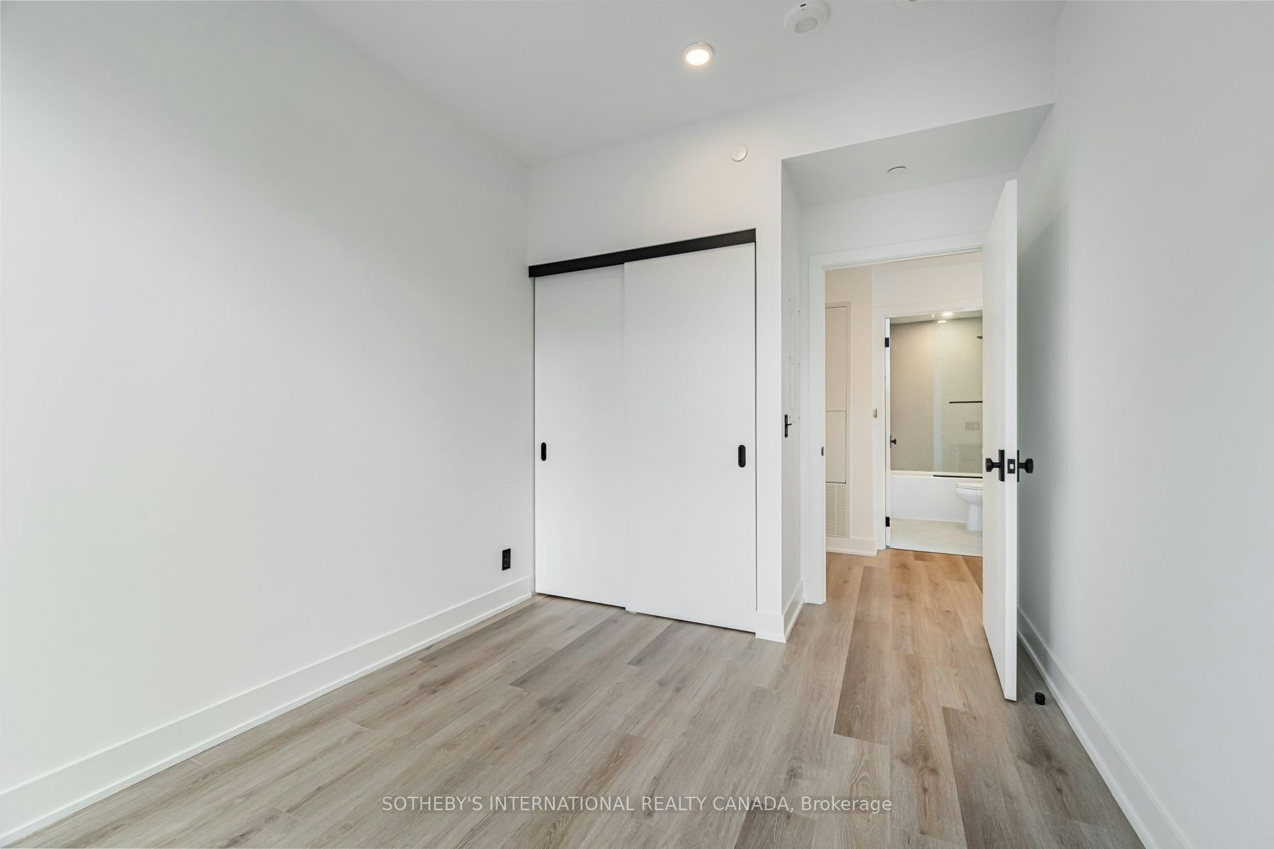 E2909-30 Mutual Street, Toronto, ON, M5B 2A7 - 9