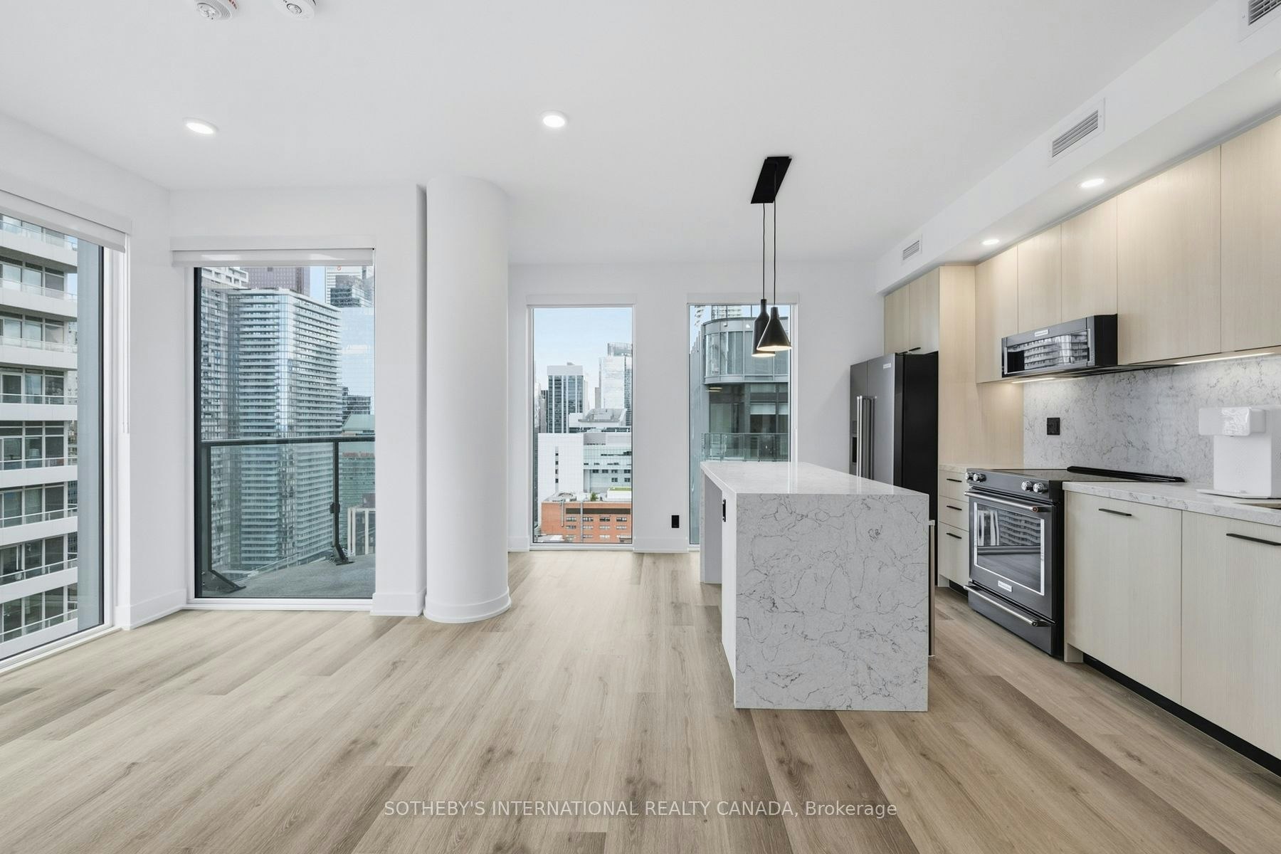 E2909-30 Mutual Street, Toronto, ON, M5B 2A7