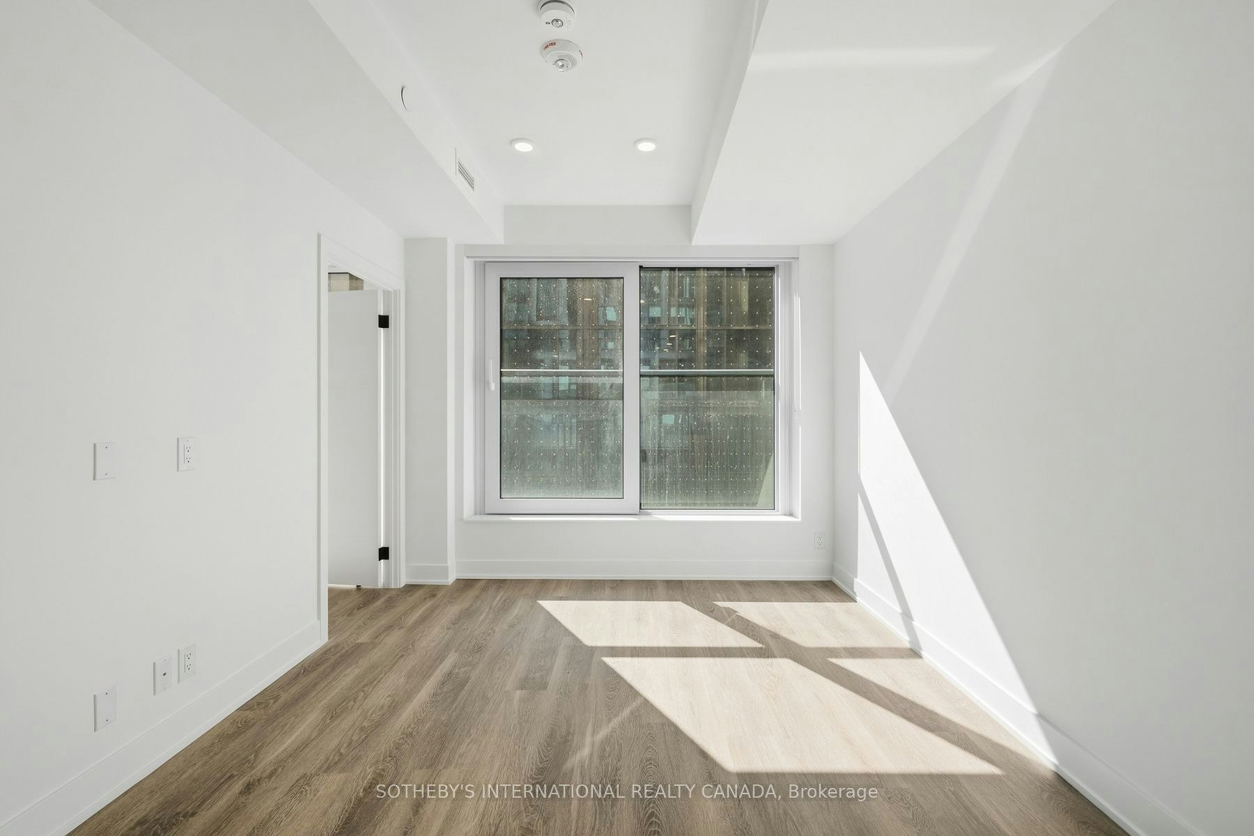 E1003-30 Mutual Street, Toronto, ON, M5B 2A7 - 4