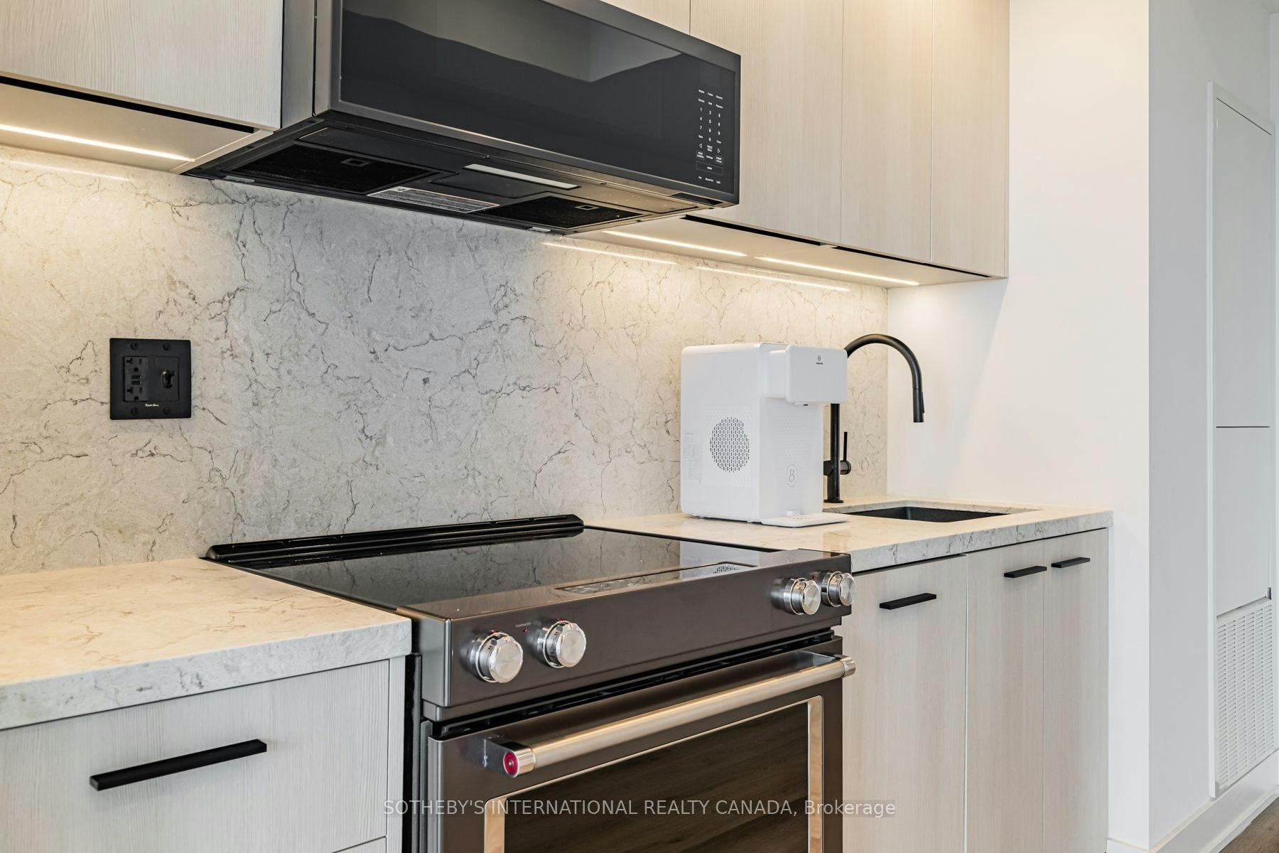 E3005-30 Mutual Street, Toronto, ON, M5B 2A7 - 2