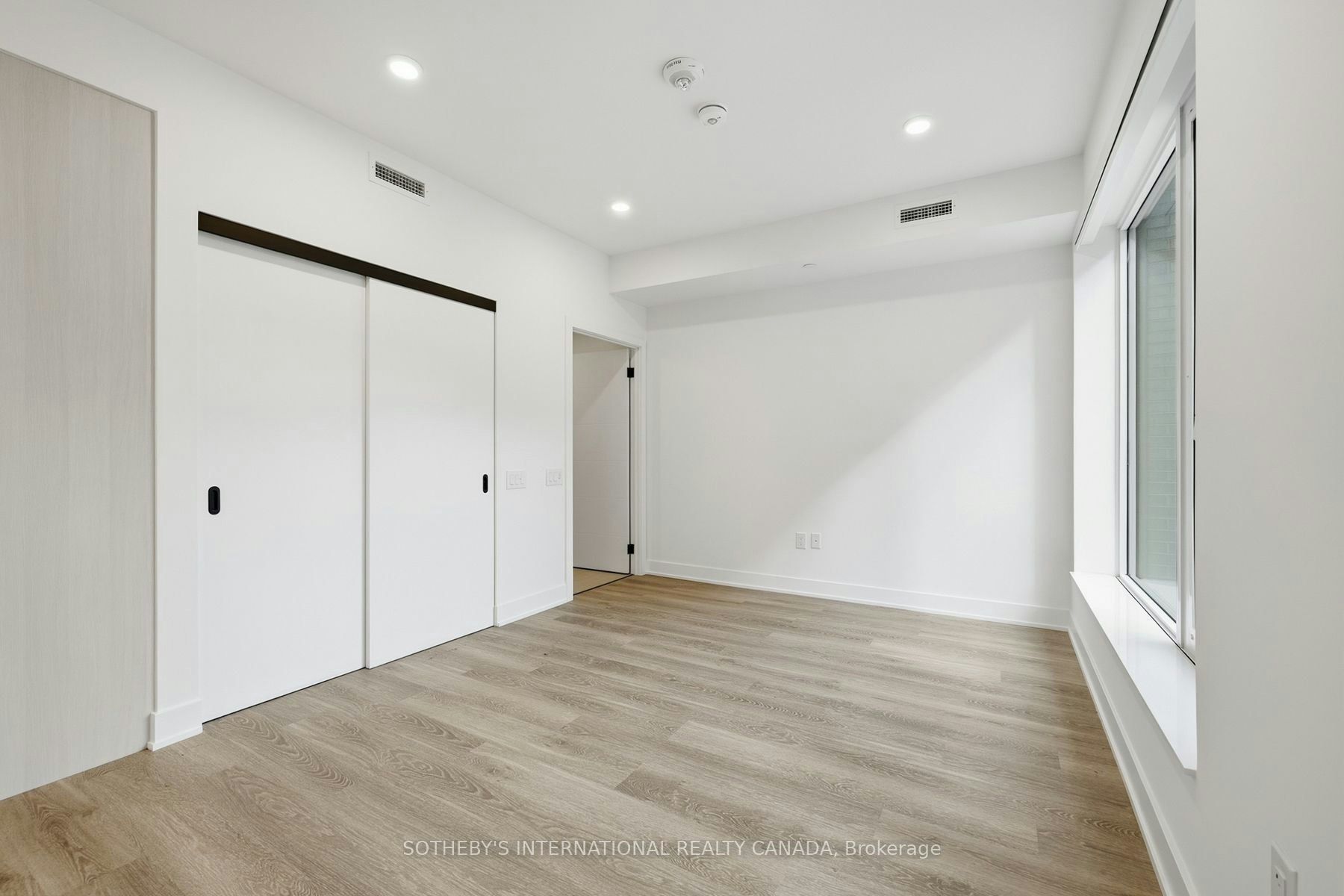 E0207-30 Mutual Street, Toronto, ON, M5B 2A7 - 5