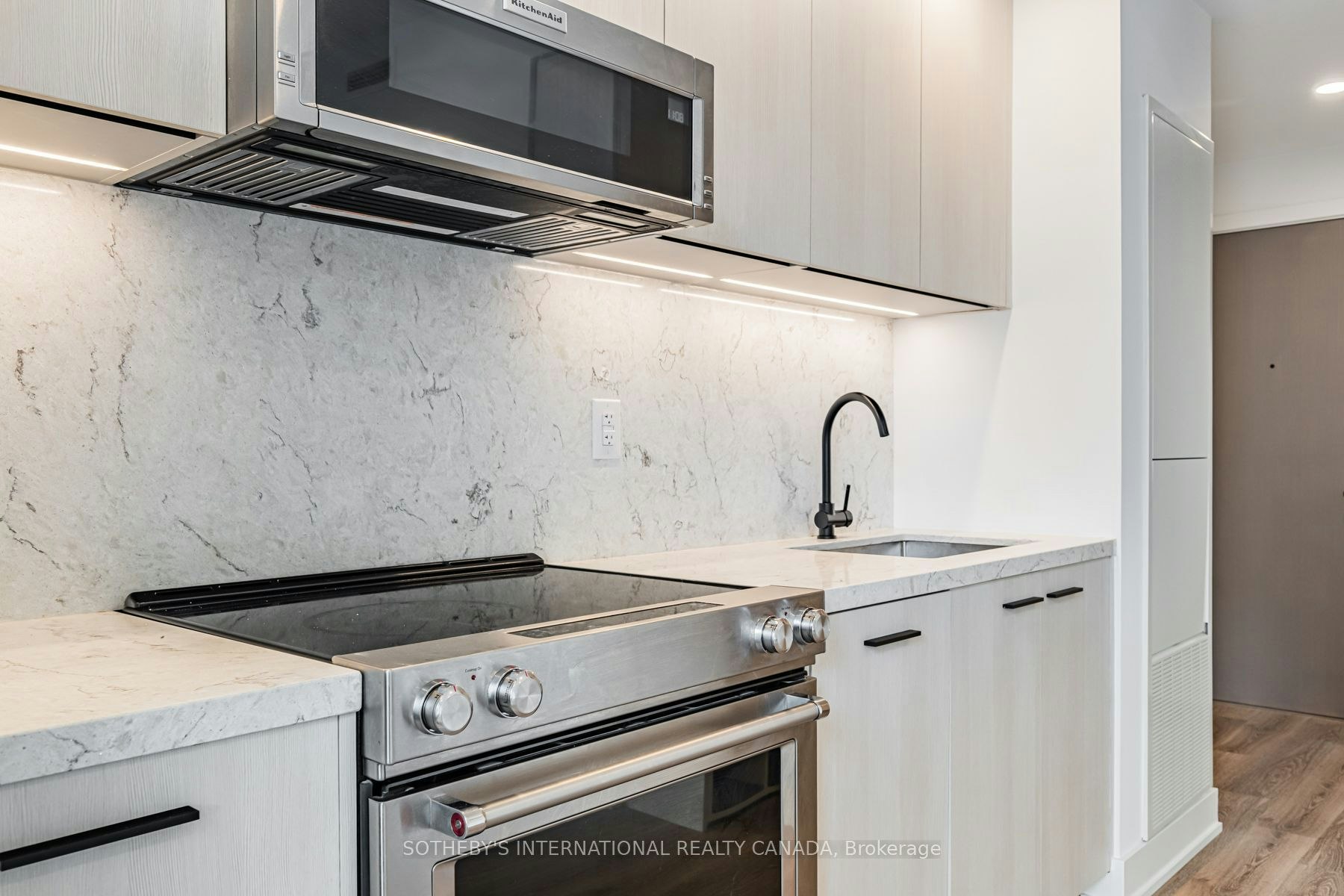E0201-30 Mutual Street, Toronto, ON, M5B 2A7 - 8