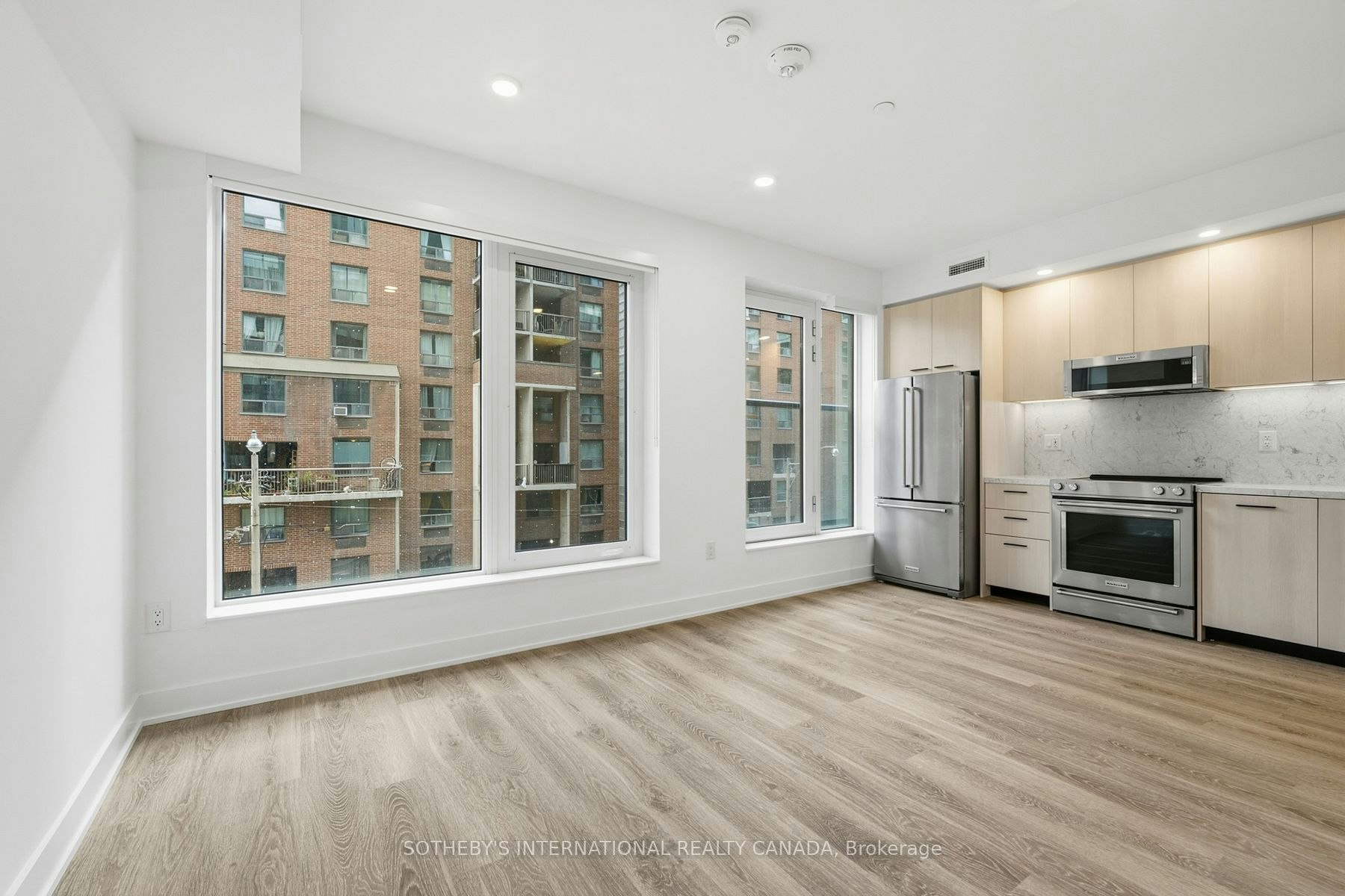 E0201-30 Mutual Street, Toronto, ON, M5B 2A7