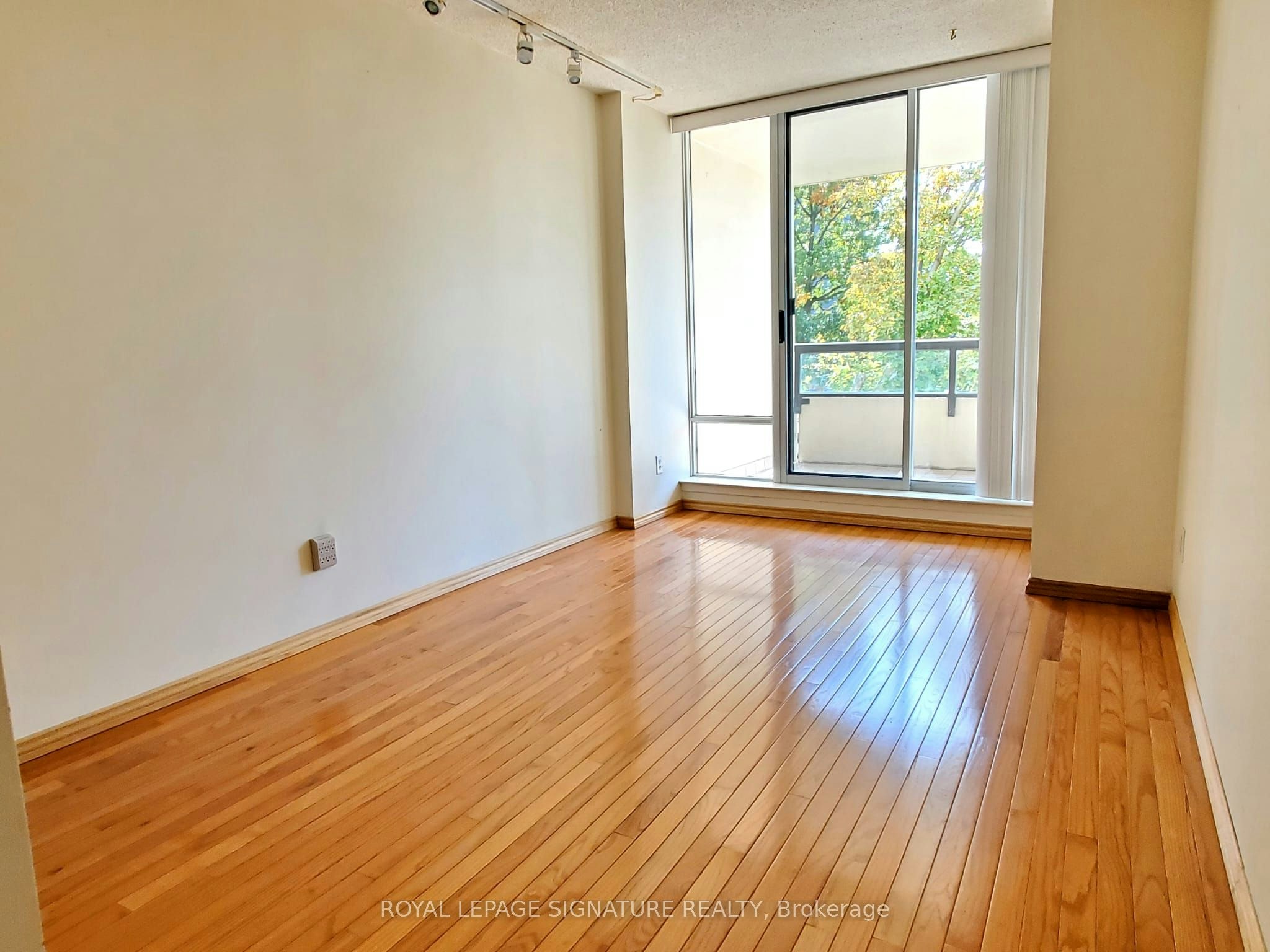 212-1121 Steeles Avenue W, Vaughan, ON, M2R 3W7 - 6