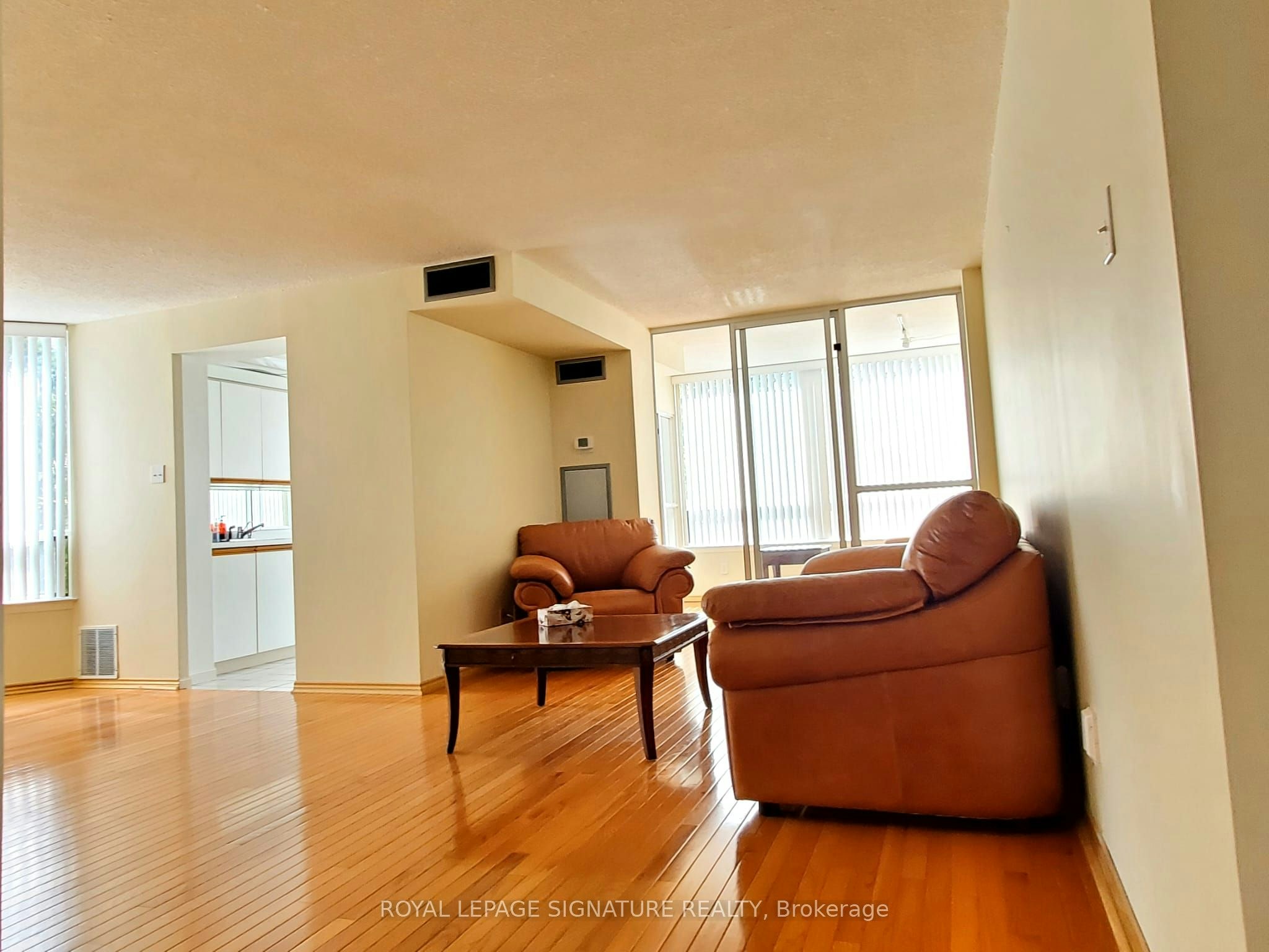 212-1121 Steeles Avenue W, Vaughan, ON, M2R 3W7 - 11