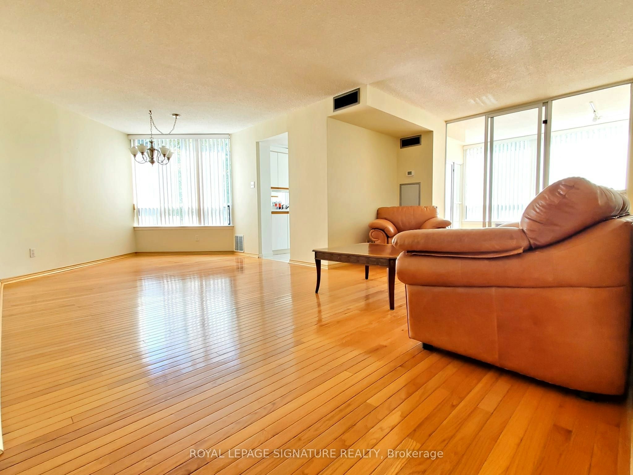212-1121 Steeles Avenue W, Vaughan, ON, M2R 3W7 - 9