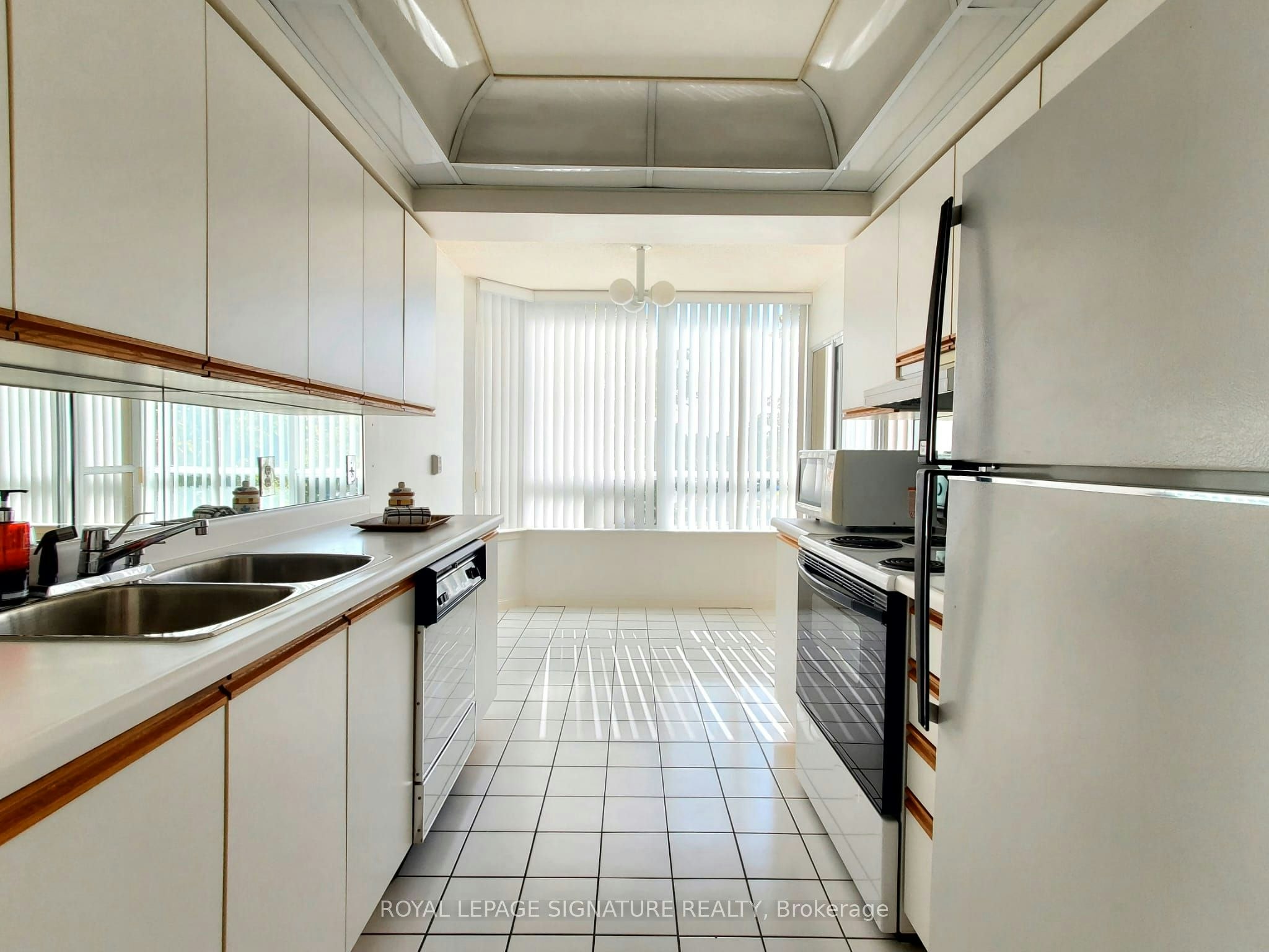 212-1121 Steeles Avenue W, Vaughan, ON, M2R 3W7 - 12