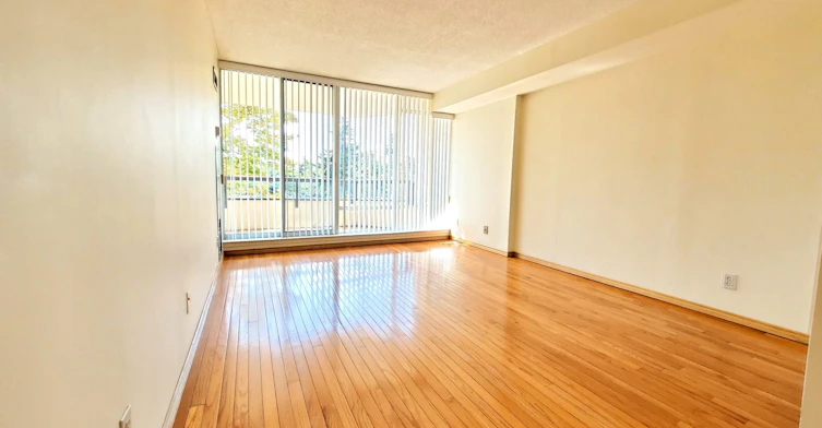 212-1121 Steeles Avenue W, Vaughan, ON, M2R 3W7 - 5