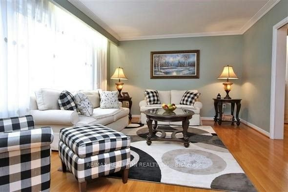 19 Appian Drive, Toronto, ON, M2J 2P7 - 3