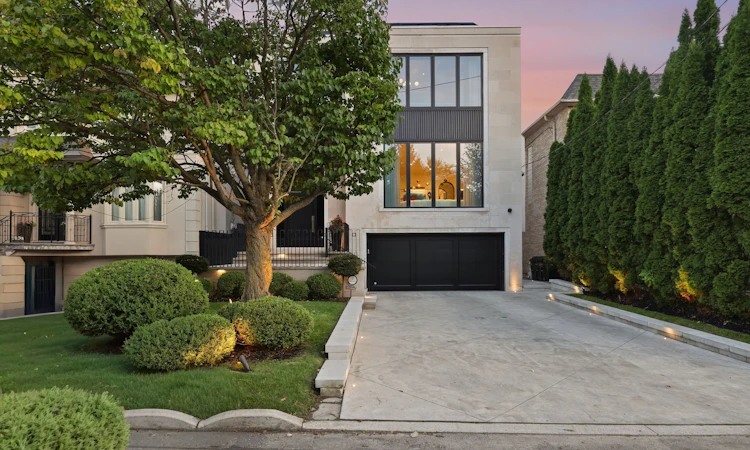 363 Bedford Park Avenue