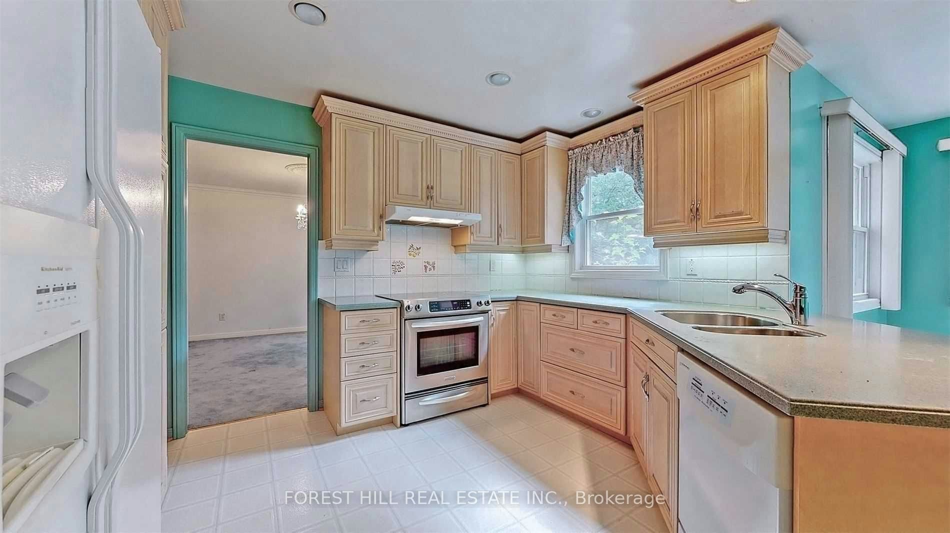 78 Mossgrove Trail, Toronto, ON, M2L 2W3 - 5