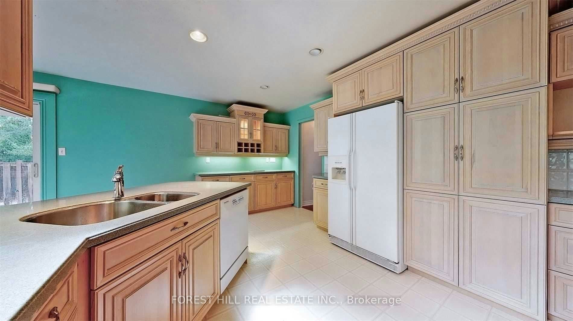 78 Mossgrove Trail, Toronto, ON, M2L 2W3 - 4