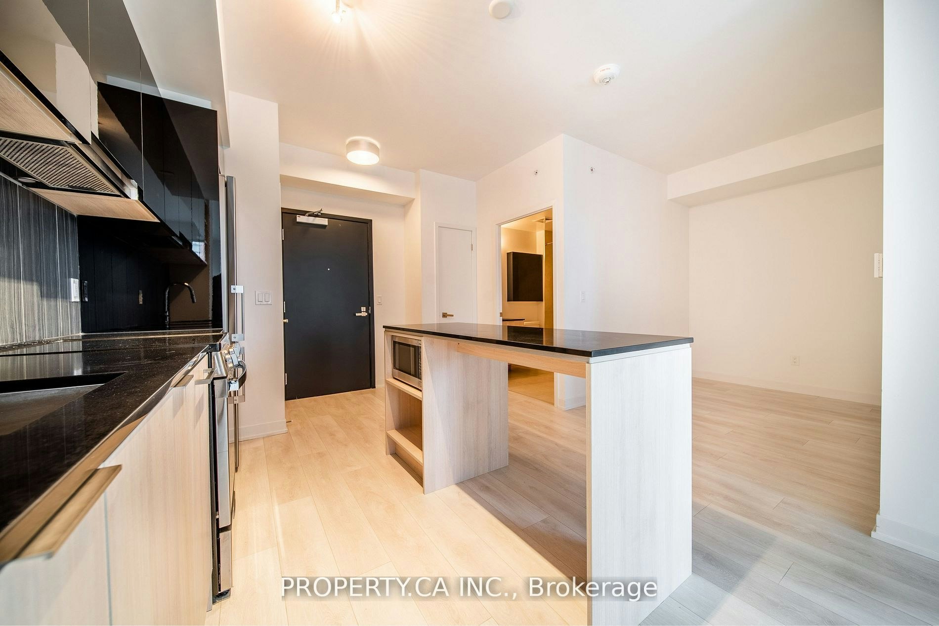 837-31 Tippett Road, Toronto, ON, M3H 0C8 - 3