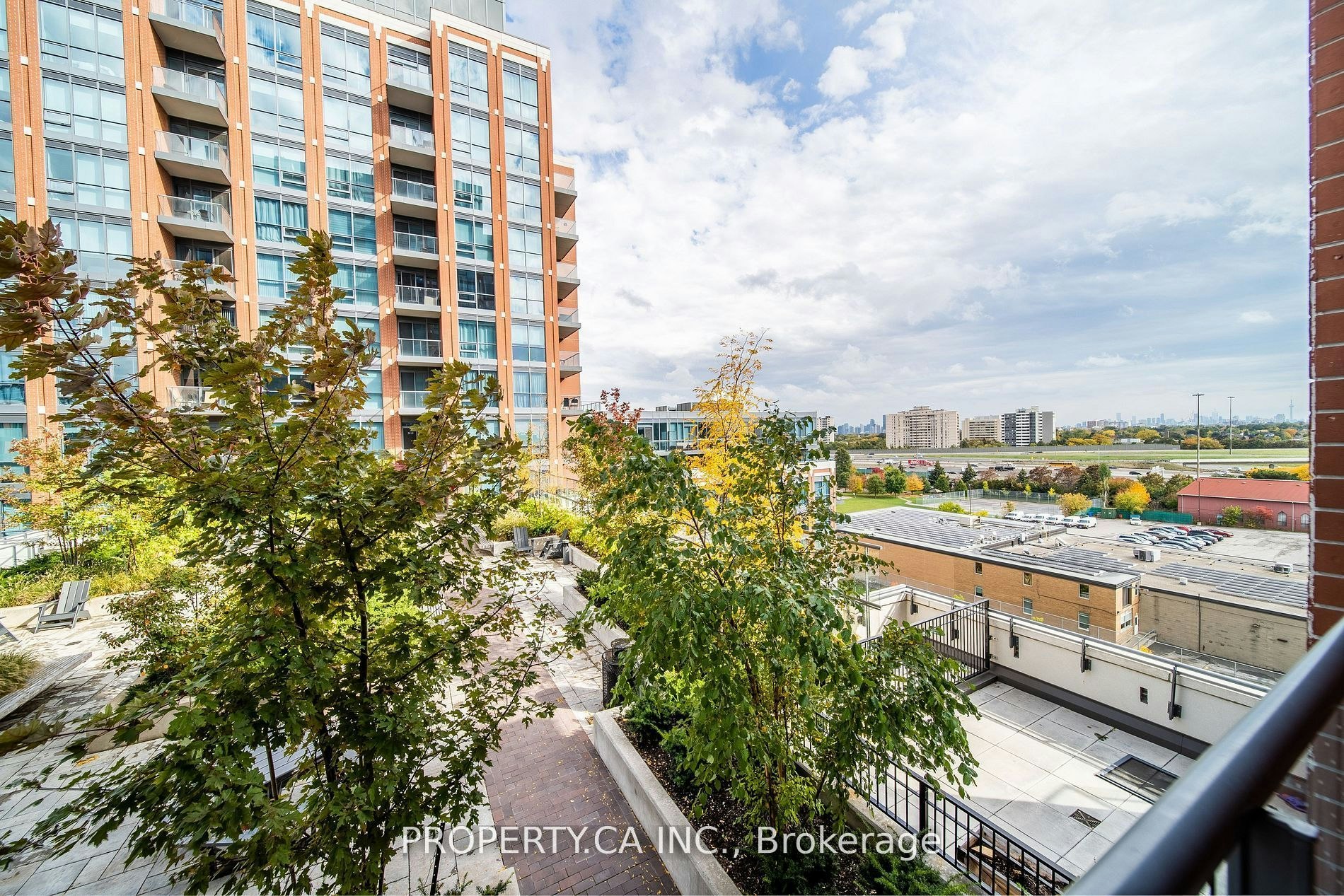 837-31 Tippett Road, Toronto, ON, M3H 0C8 - 16