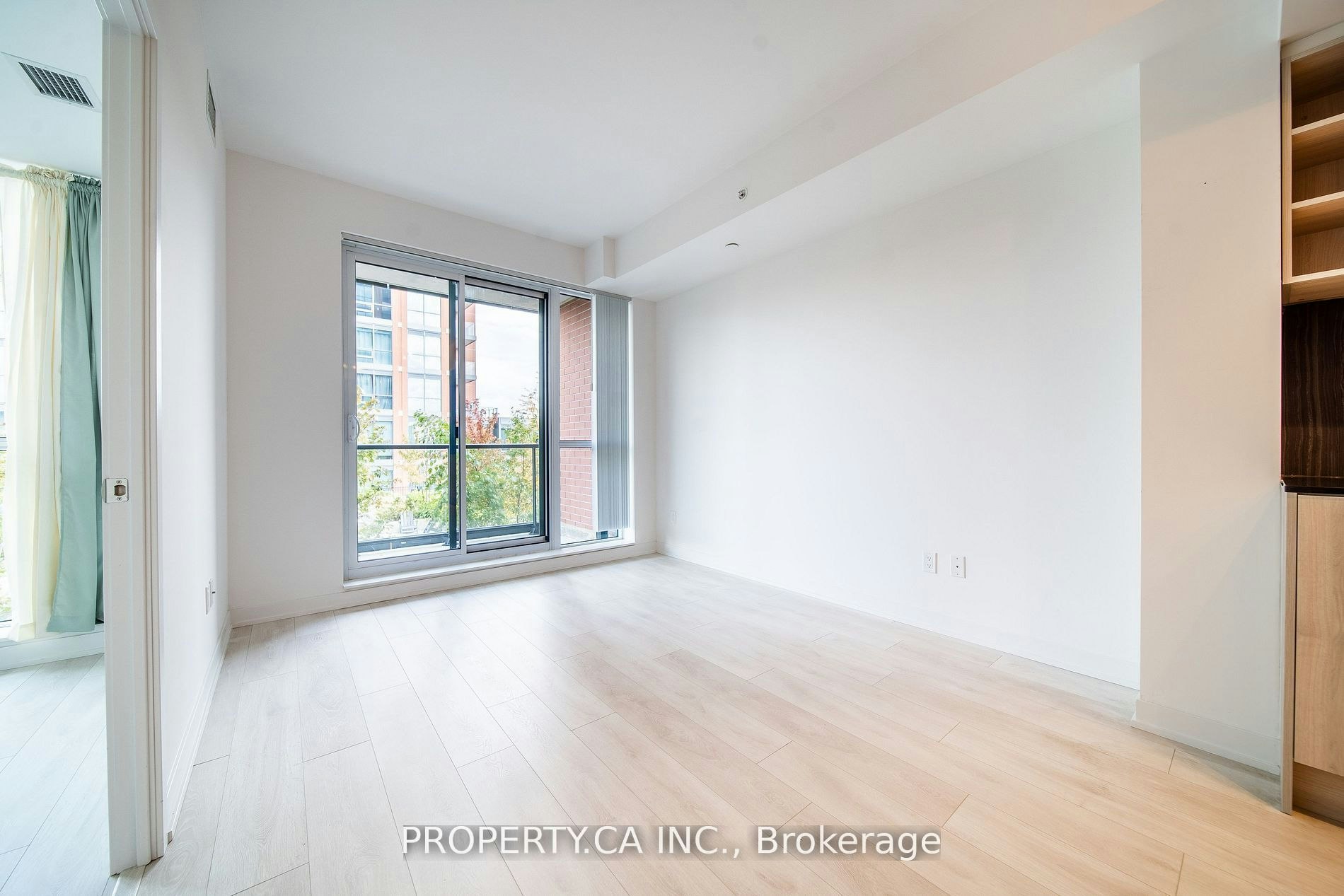 837-31 Tippett Road, Toronto, ON, M3H 0C8 - 8