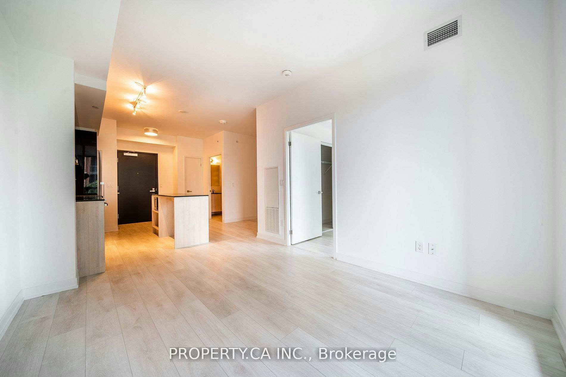 837-31 Tippett Road, Toronto, ON, M3H 0C8 - 10