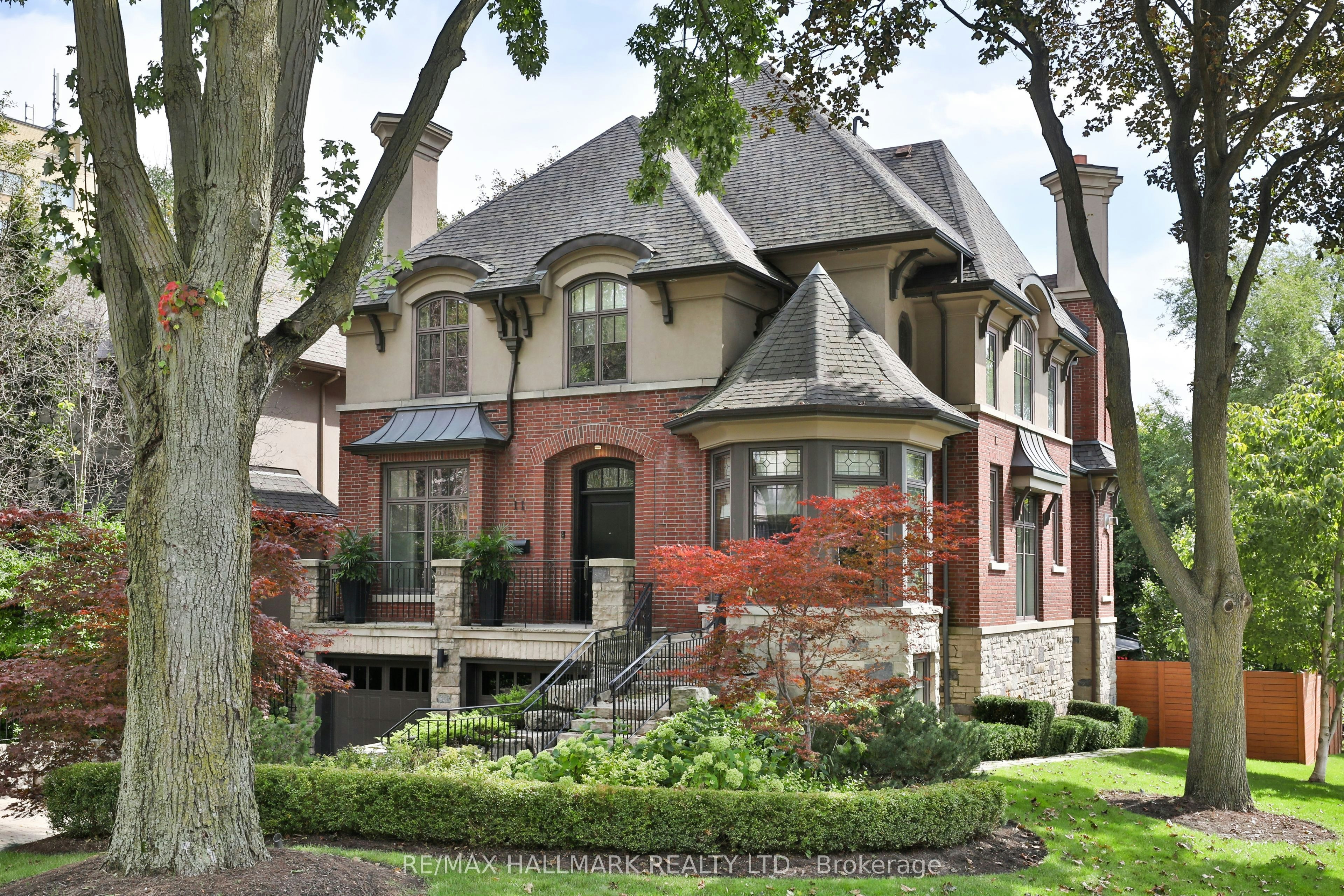 11 Forest Ridge Drive, Toronto, ON, M6B 1G9