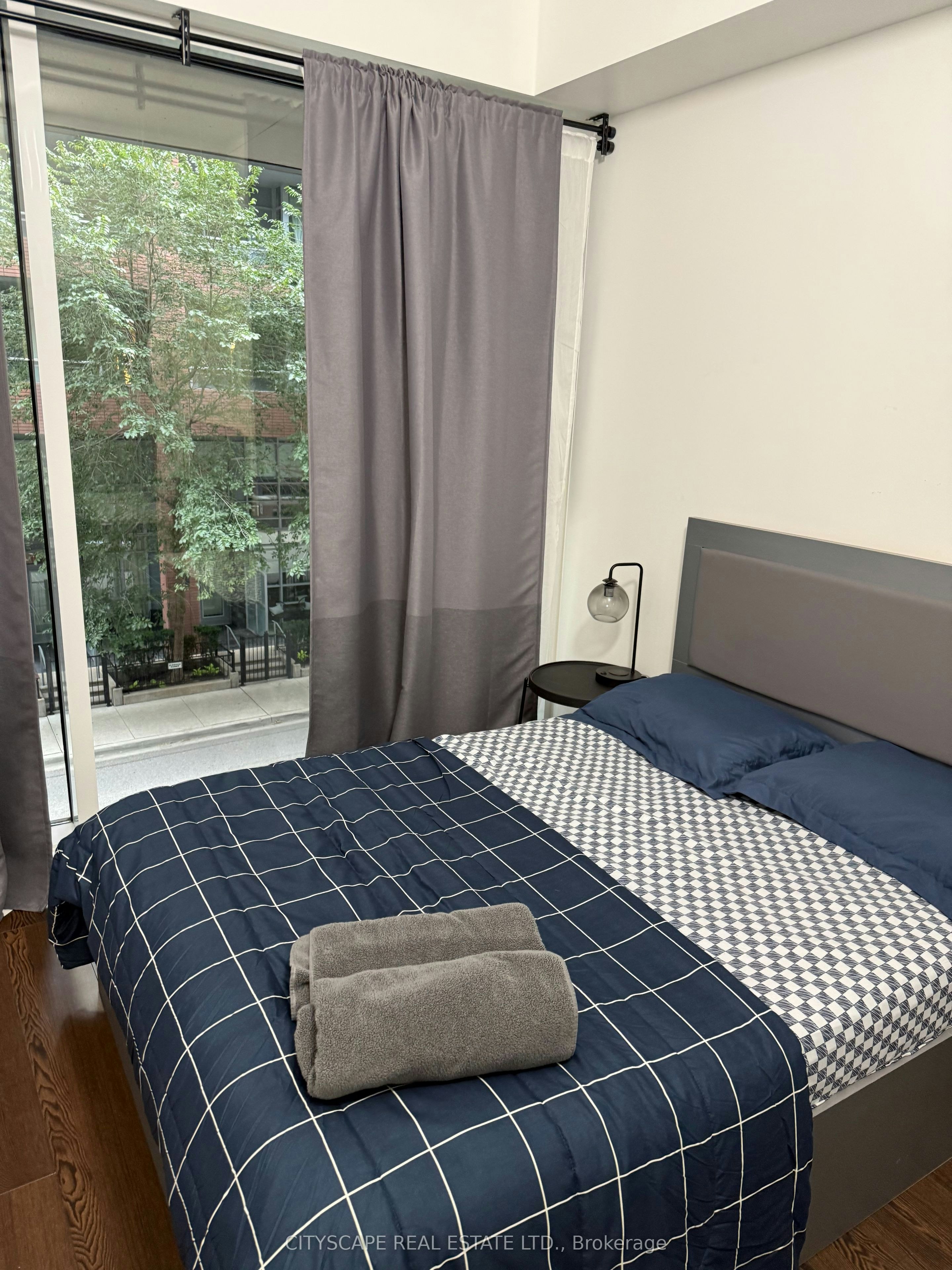 Th03-20 Bruyeres Mews, Toronto, ON, M5V 0G8 - 13