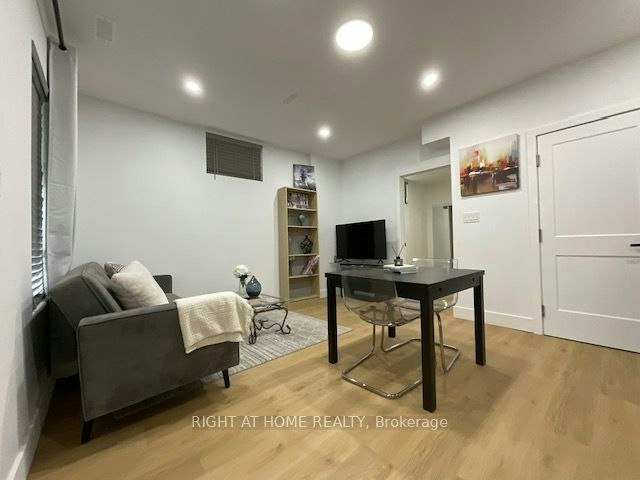 Unit # 1-674 Manning Avenue, Toronto, ON, M6G 2W4 - 24