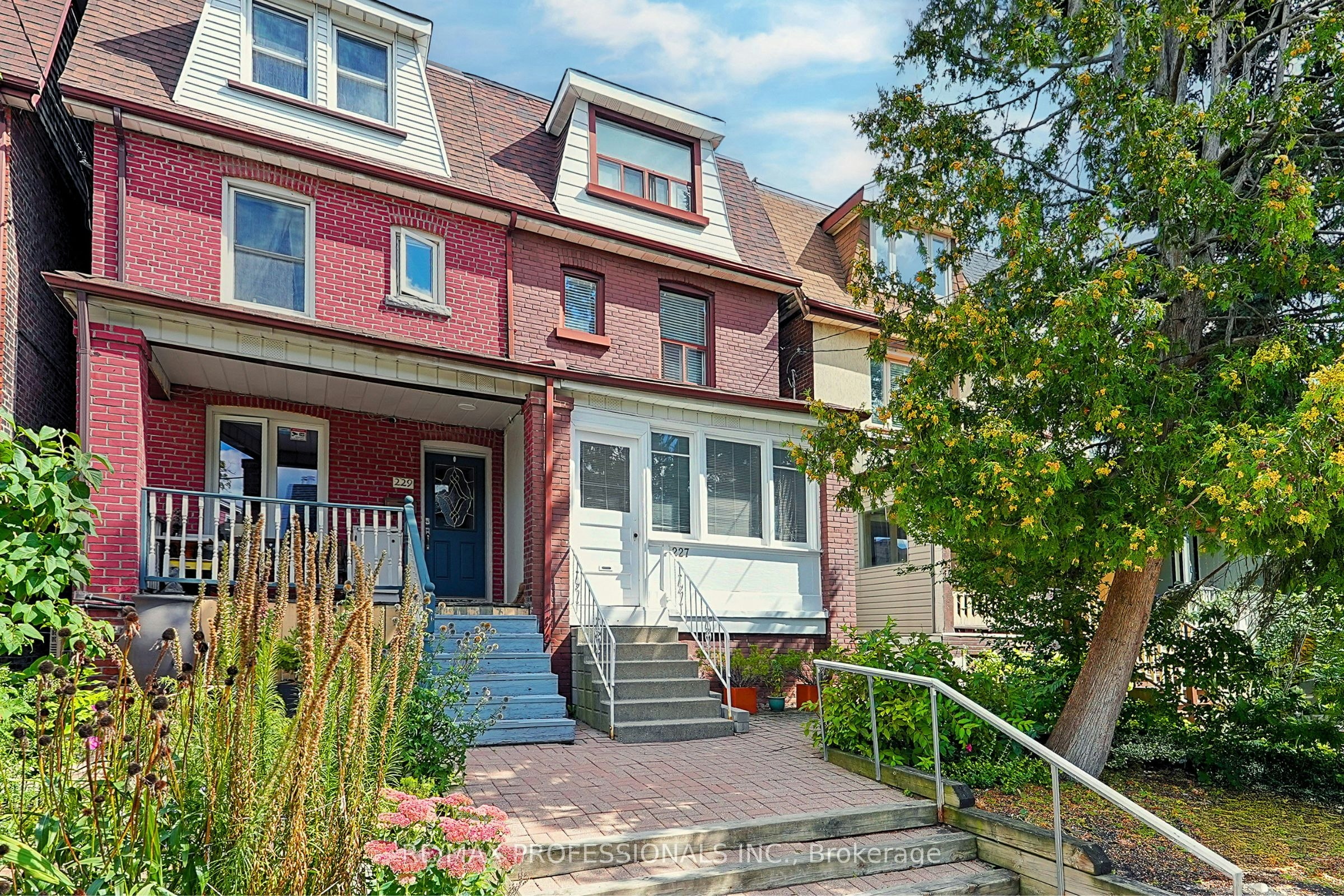 227 Montrose Avenue, Toronto, ON, M6G 3G6
