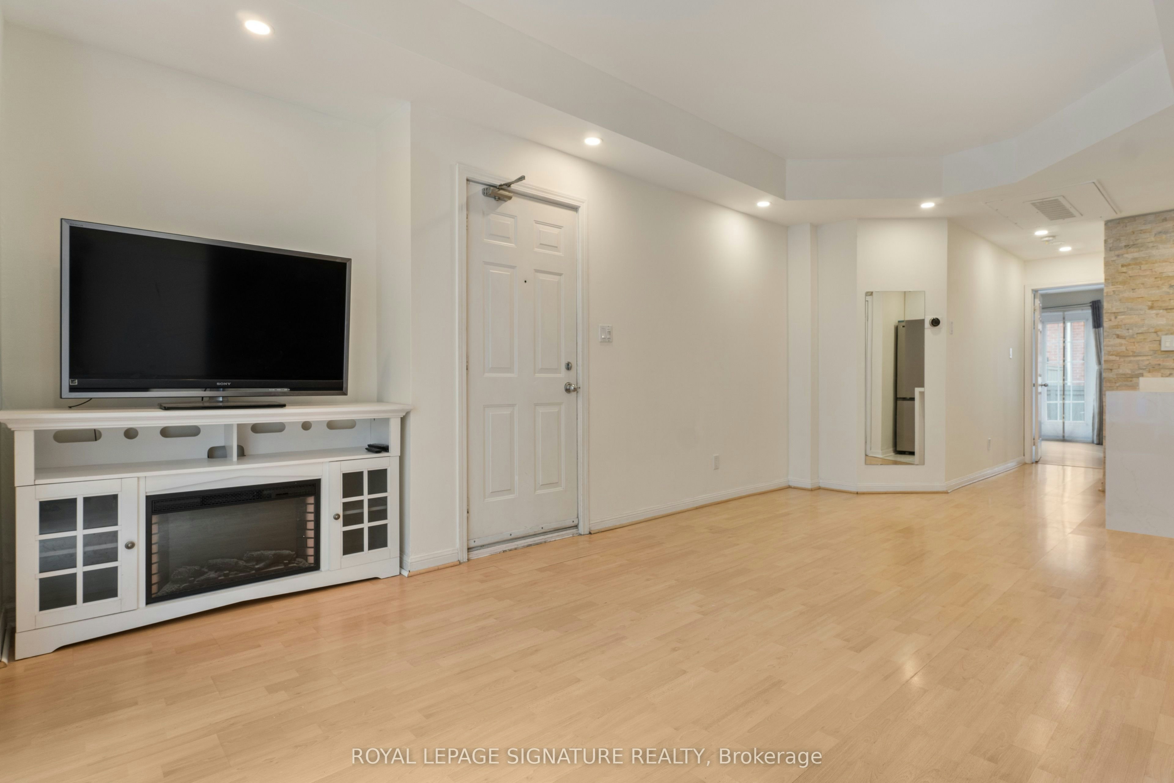 8-11 Niagara Street, Toronto, ON, M5V 3N9 - 5