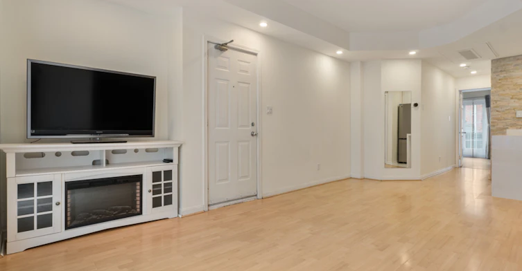 8-11 Niagara Street, Toronto, ON, M5V 3N9 - 5