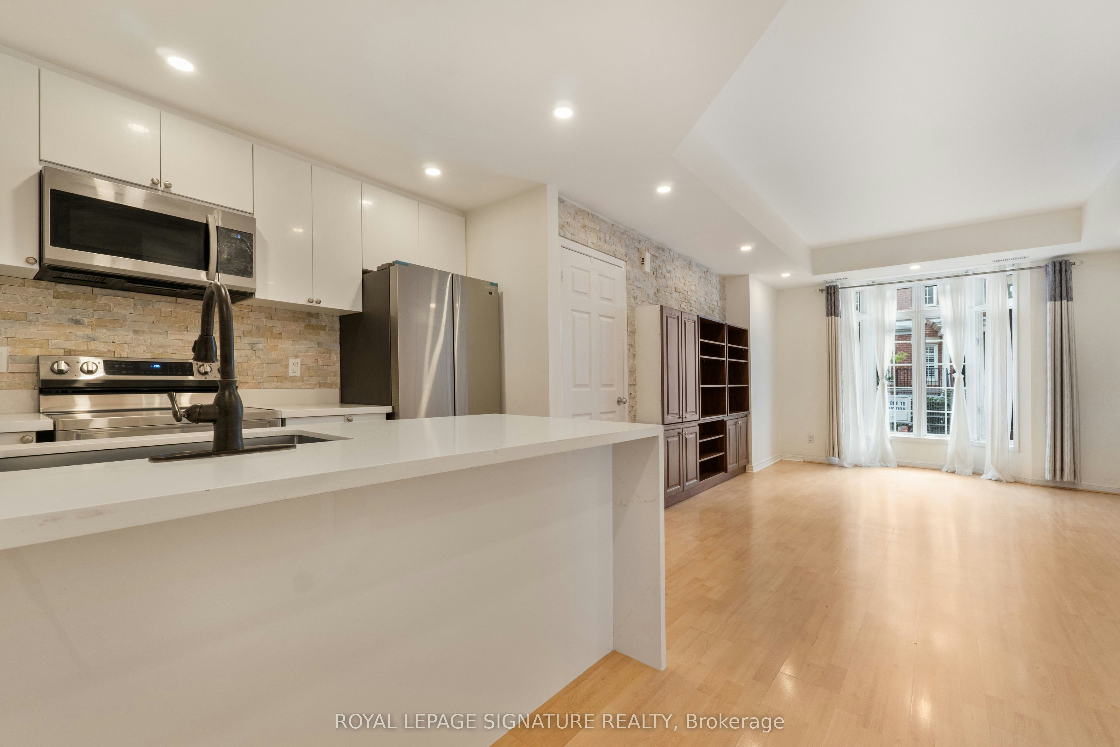 8-11 Niagara Street, Toronto, ON, M5V 3N9 - 11