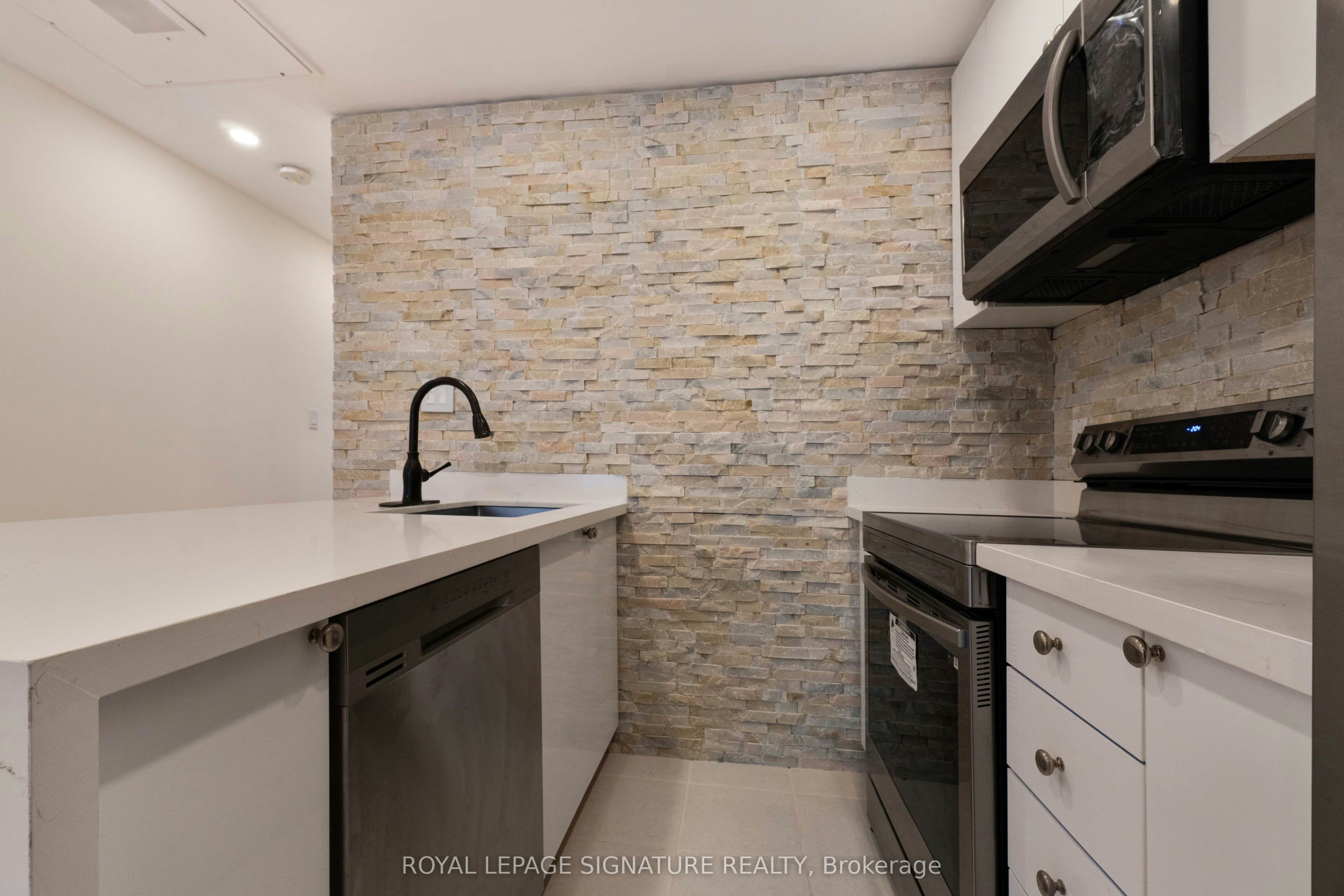 8-11 Niagara Street, Toronto, ON, M5V 3N9 - 9
