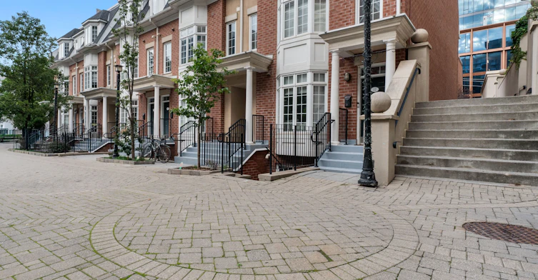 8-11 Niagara Street, Toronto, ON, M5V 3N9