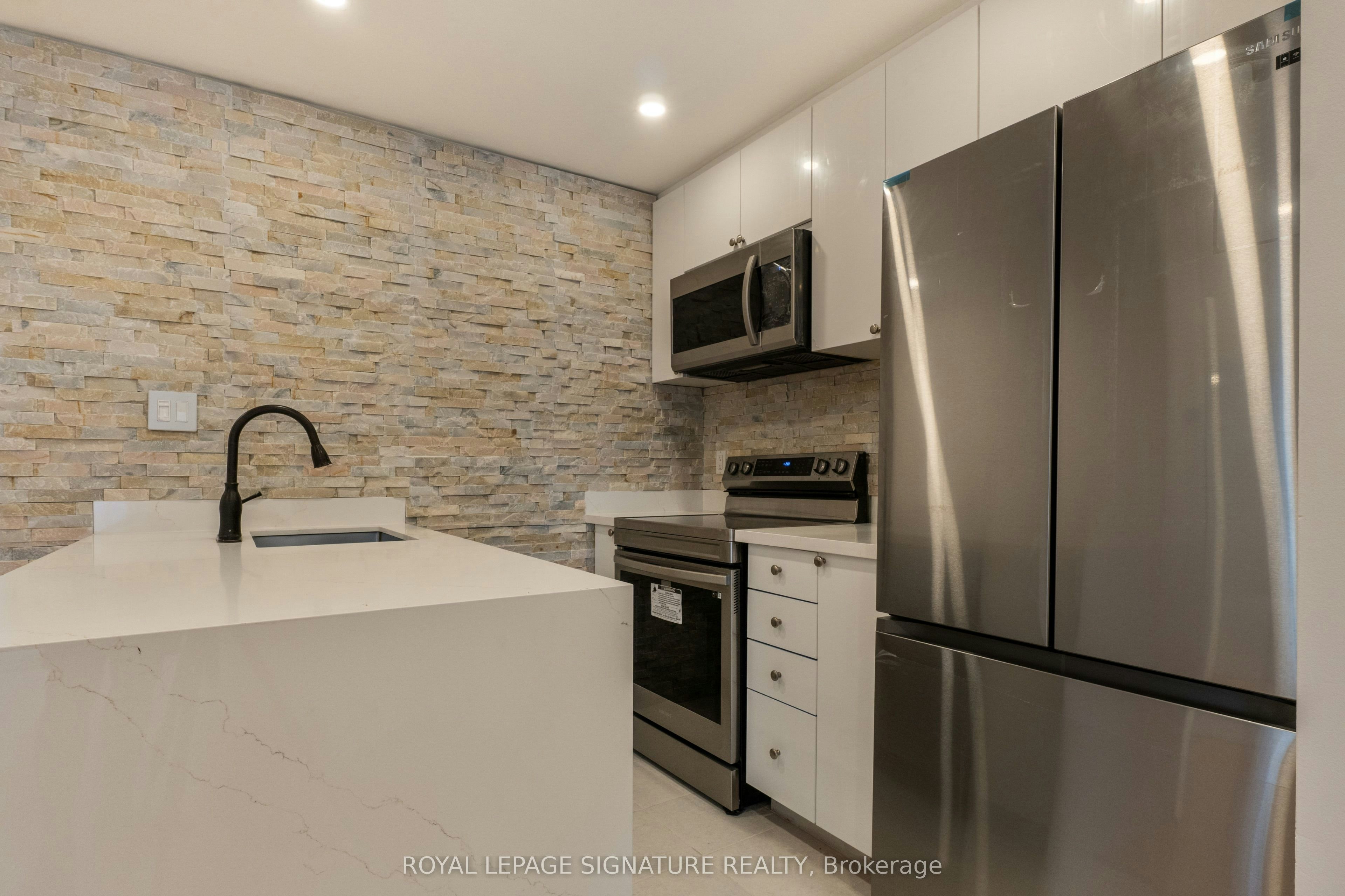 8-11 Niagara Street, Toronto, ON, M5V 3N9 - 8