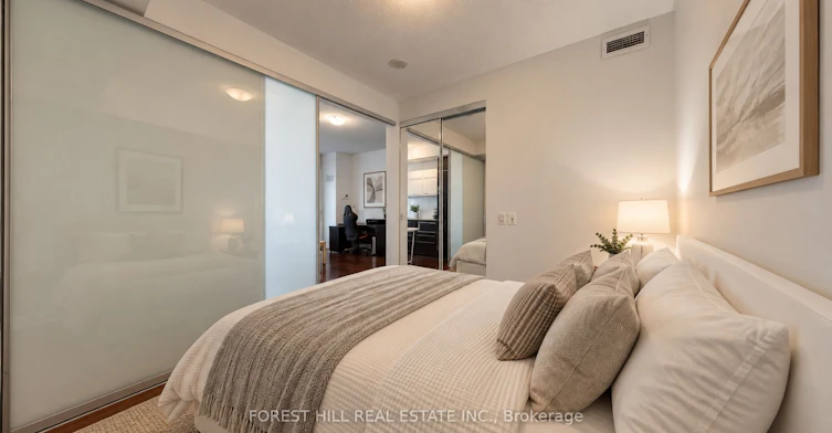 1109-770 Bay Street, Toronto, ON, M5G 0A6 - 10