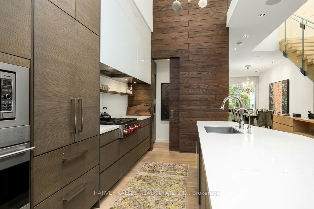 5 Relmar Road, Toronto, ON, M5P 2Y4 - 8