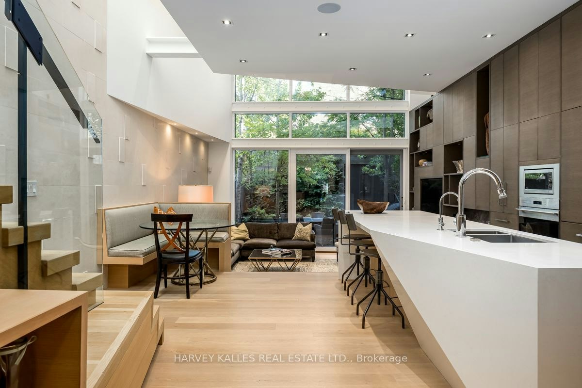 5 Relmar Road, Toronto, ON, M5P 2Y4 - 5