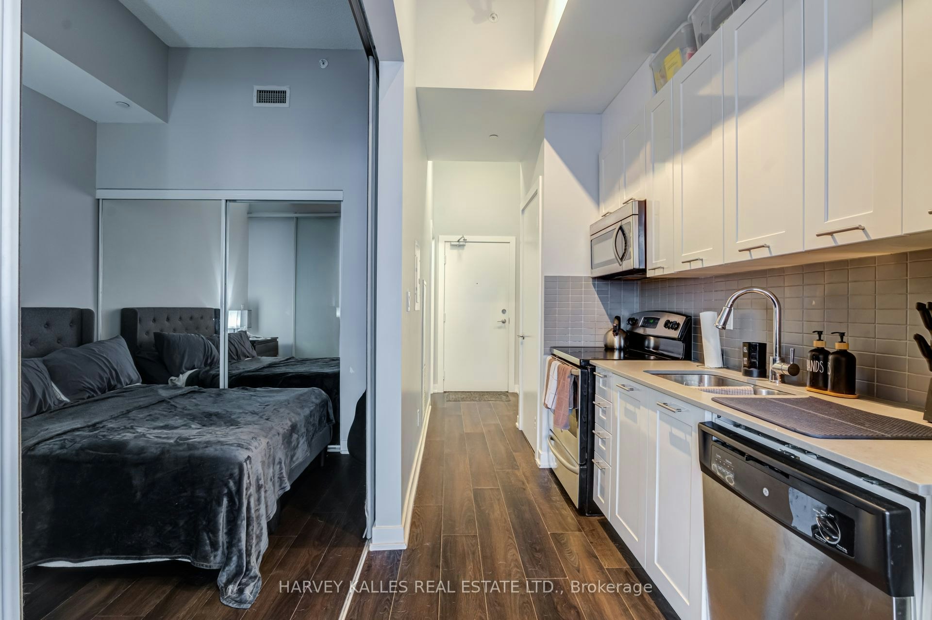 615-20 Bruyeres Mews, Toronto, ON, M5V 0G8 - 13