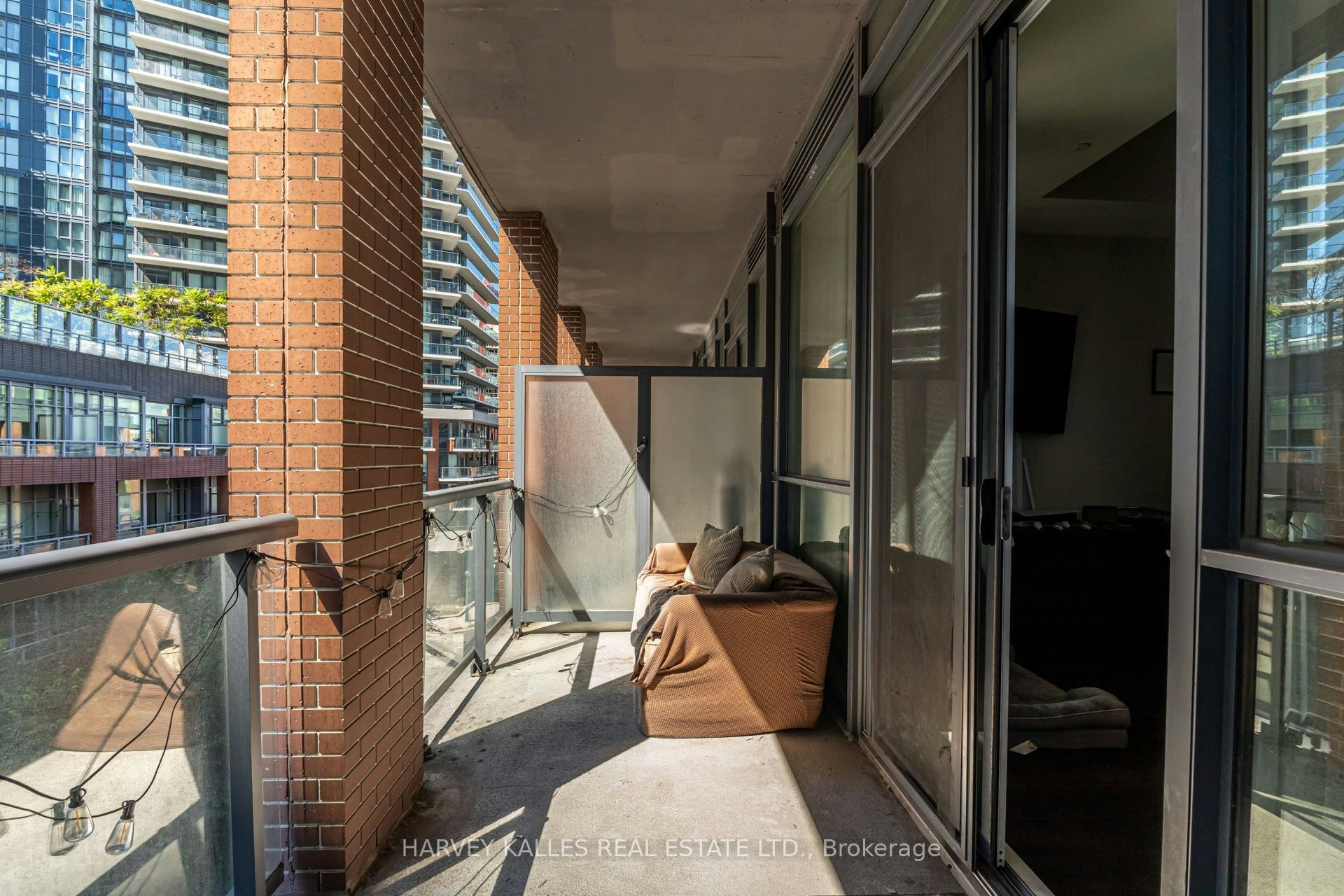 615-20 Bruyeres Mews, Toronto, ON, M5V 0G8 - 23
