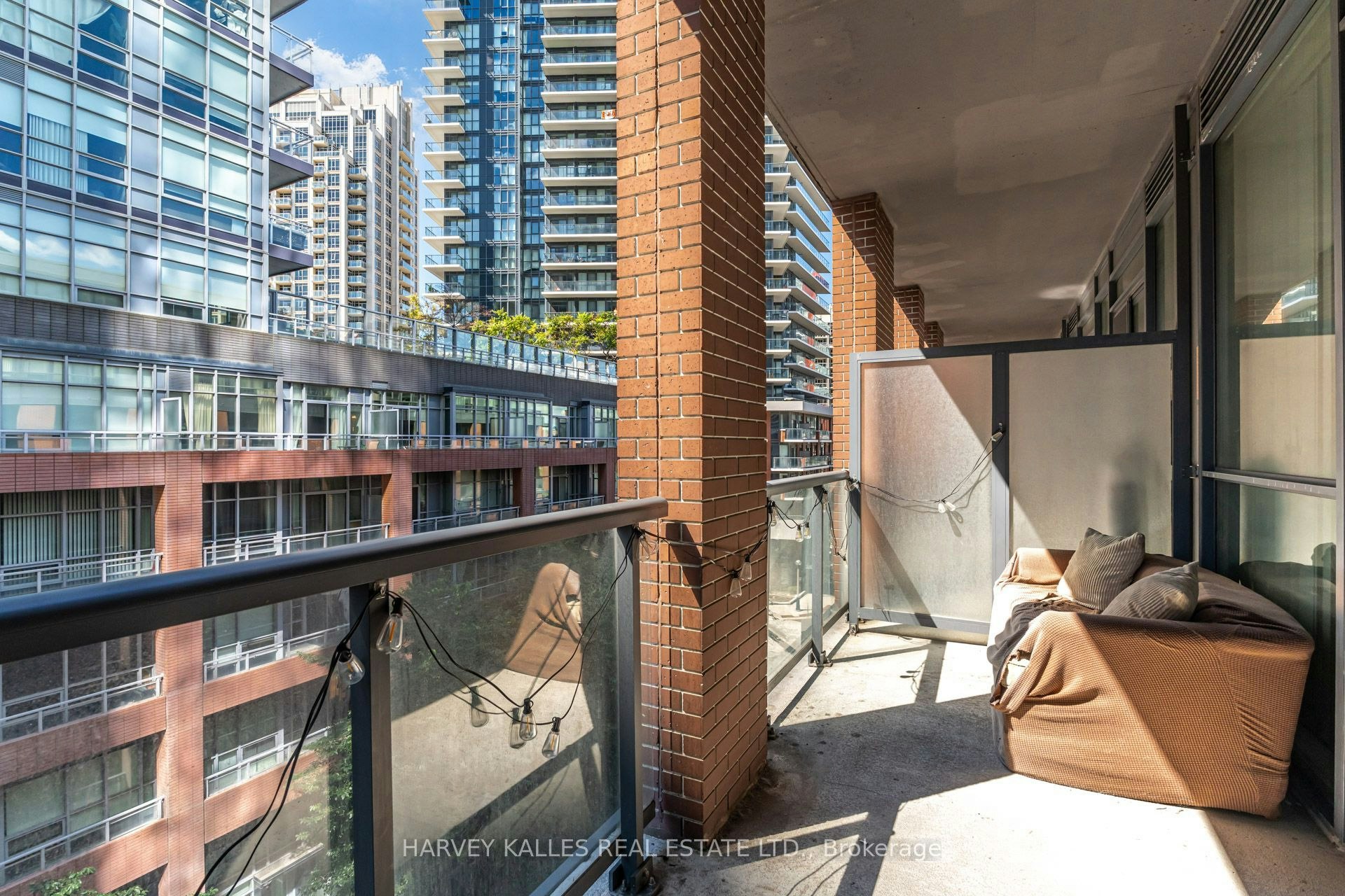 615-20 Bruyeres Mews, Toronto, ON, M5V 0G8 - 24