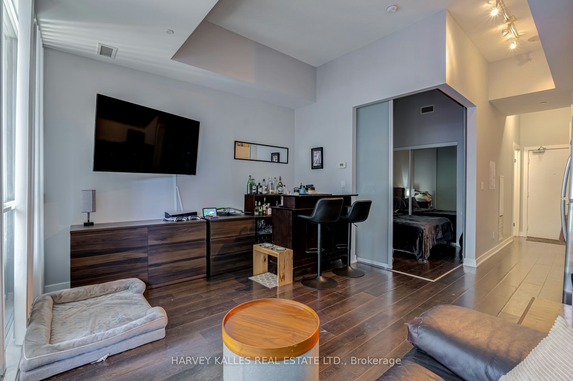 615-20 Bruyeres Mews, Toronto, ON, M5V 0G8 - 18