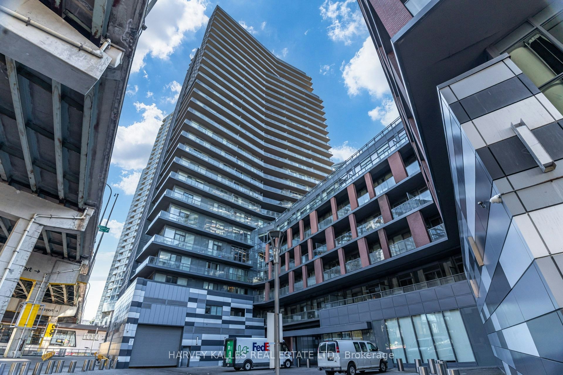 615-20 Bruyeres Mews, Toronto, ON, M5V 0G8 - 2
