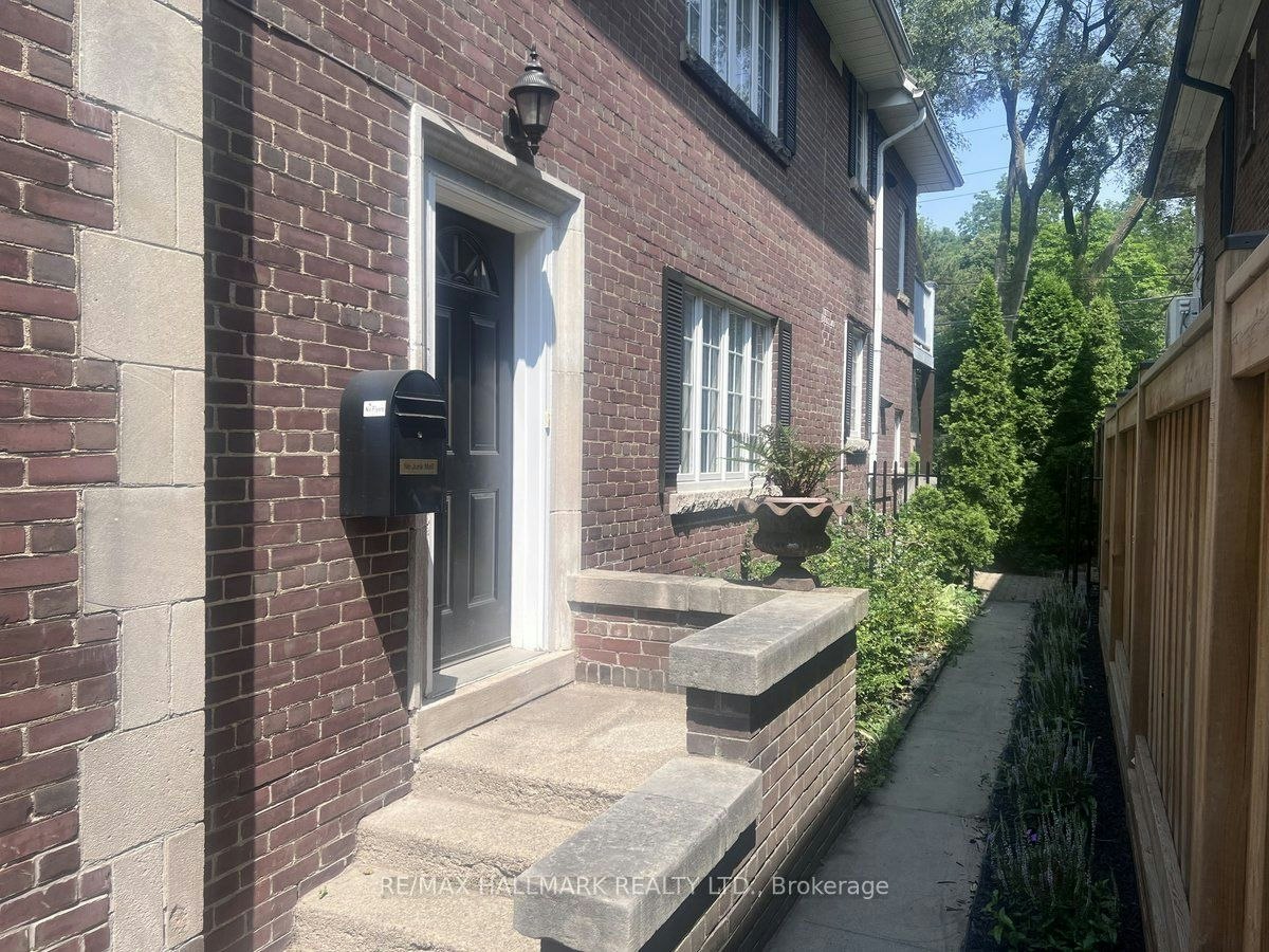 36 Whitehall Road, Toronto, ON, M4W 2C6 - 2