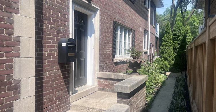 36 Whitehall Road, Toronto, ON, M4W 2C6 - 2