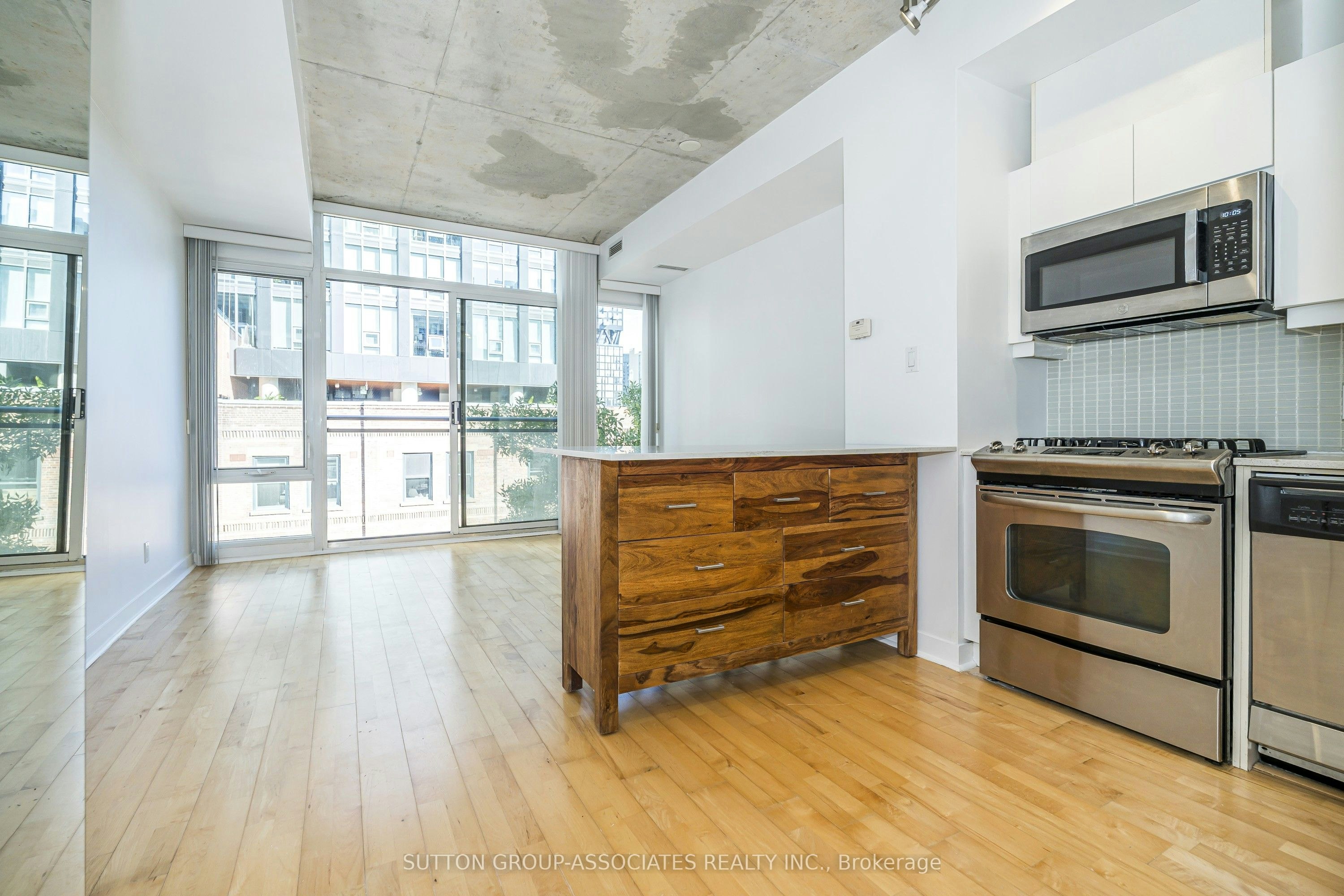 405-127 Queen Street E, Toronto, ON, M5C 1S3