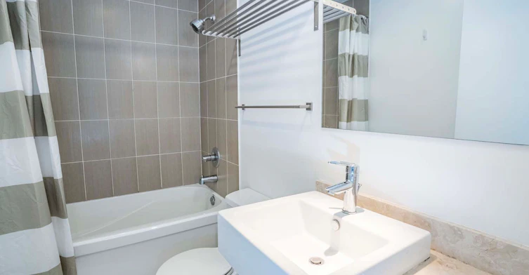 2212-770 Bay Street, Toronto, ON, M5G 0A6 - 14
