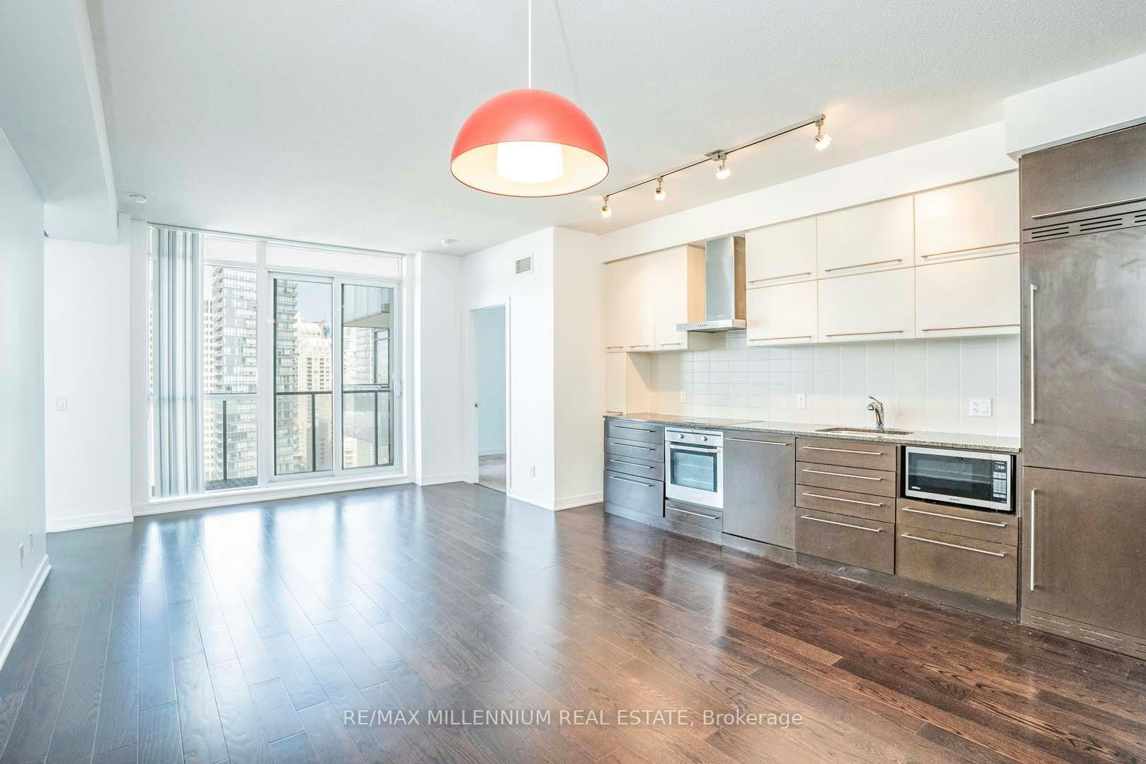 2212-770 Bay Street, Toronto, ON, M5G 0A6
