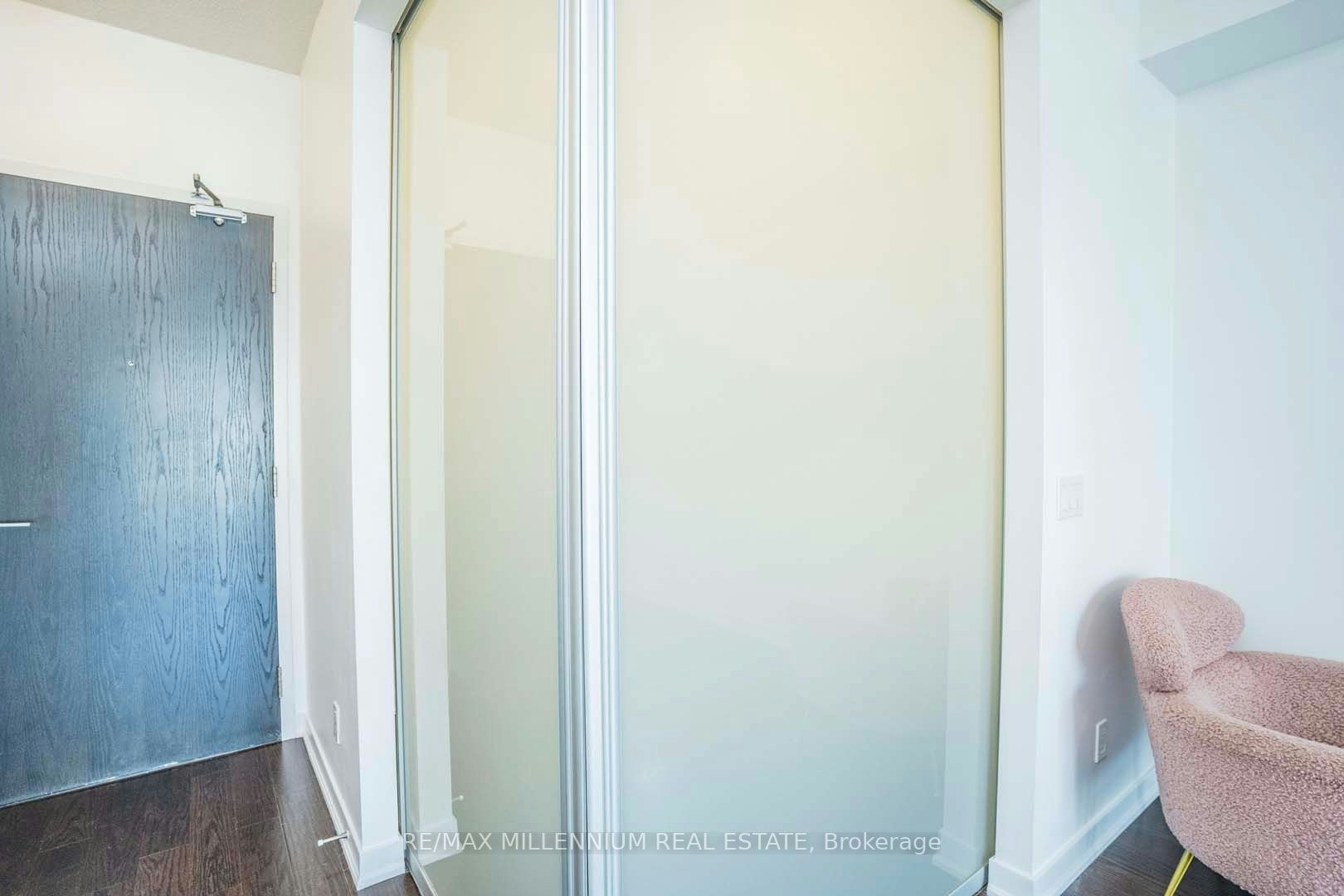 2212-770 Bay Street, Toronto, ON, M5G 0A6 - 18
