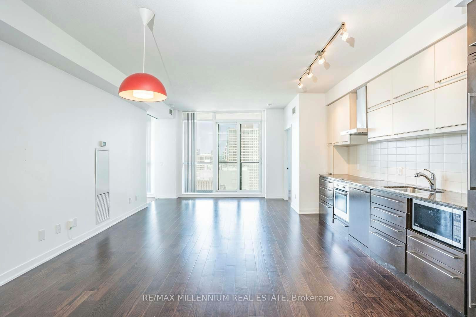 2212-770 Bay Street, Toronto, ON, M5G 0A6 - 2