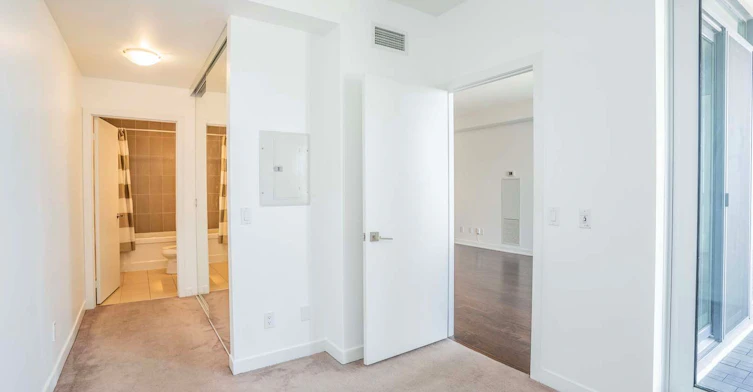 2212-770 Bay Street, Toronto, ON, M5G 0A6 - 15