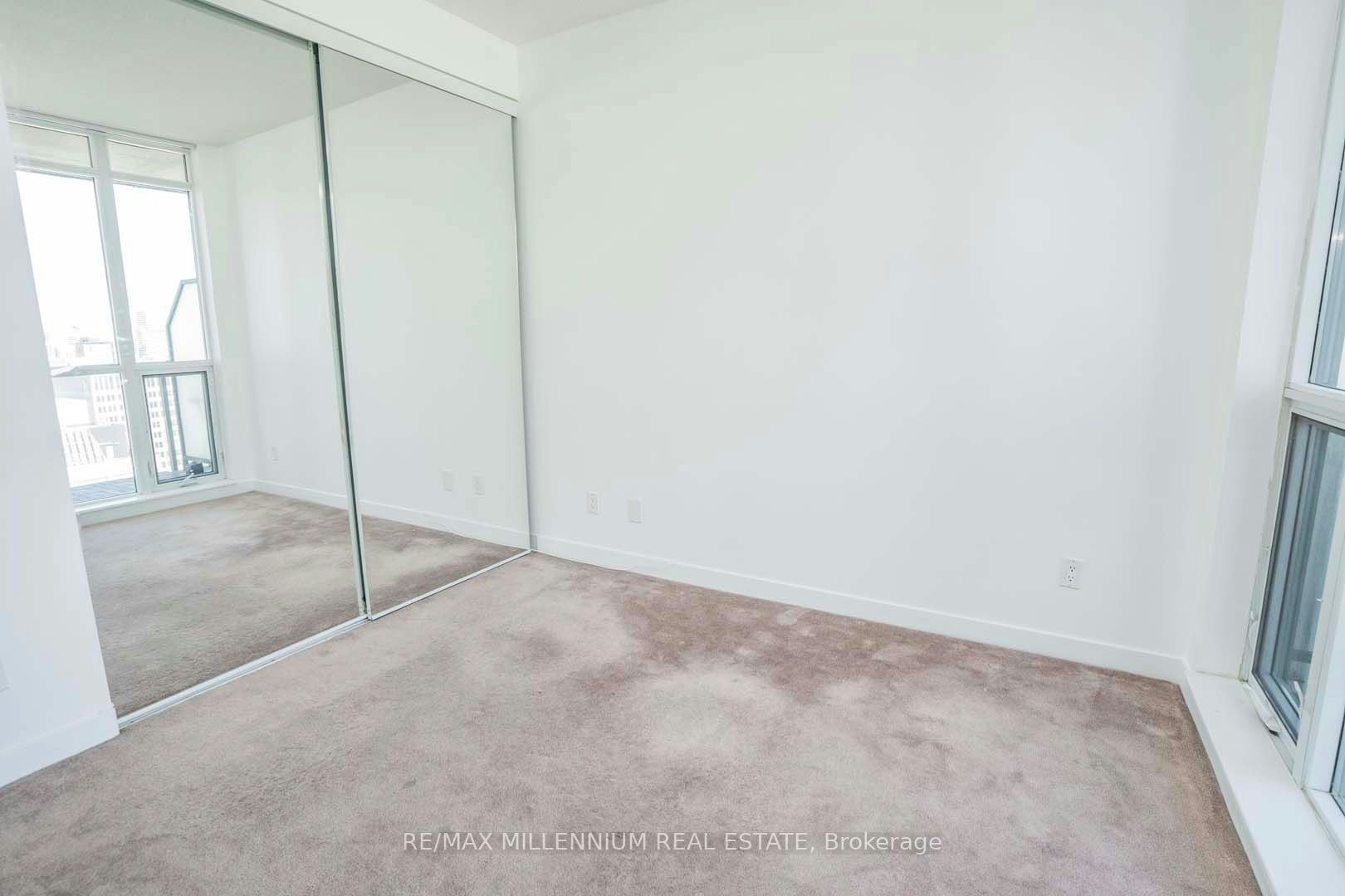 2212-770 Bay Street, Toronto, ON, M5G 0A6 - 12