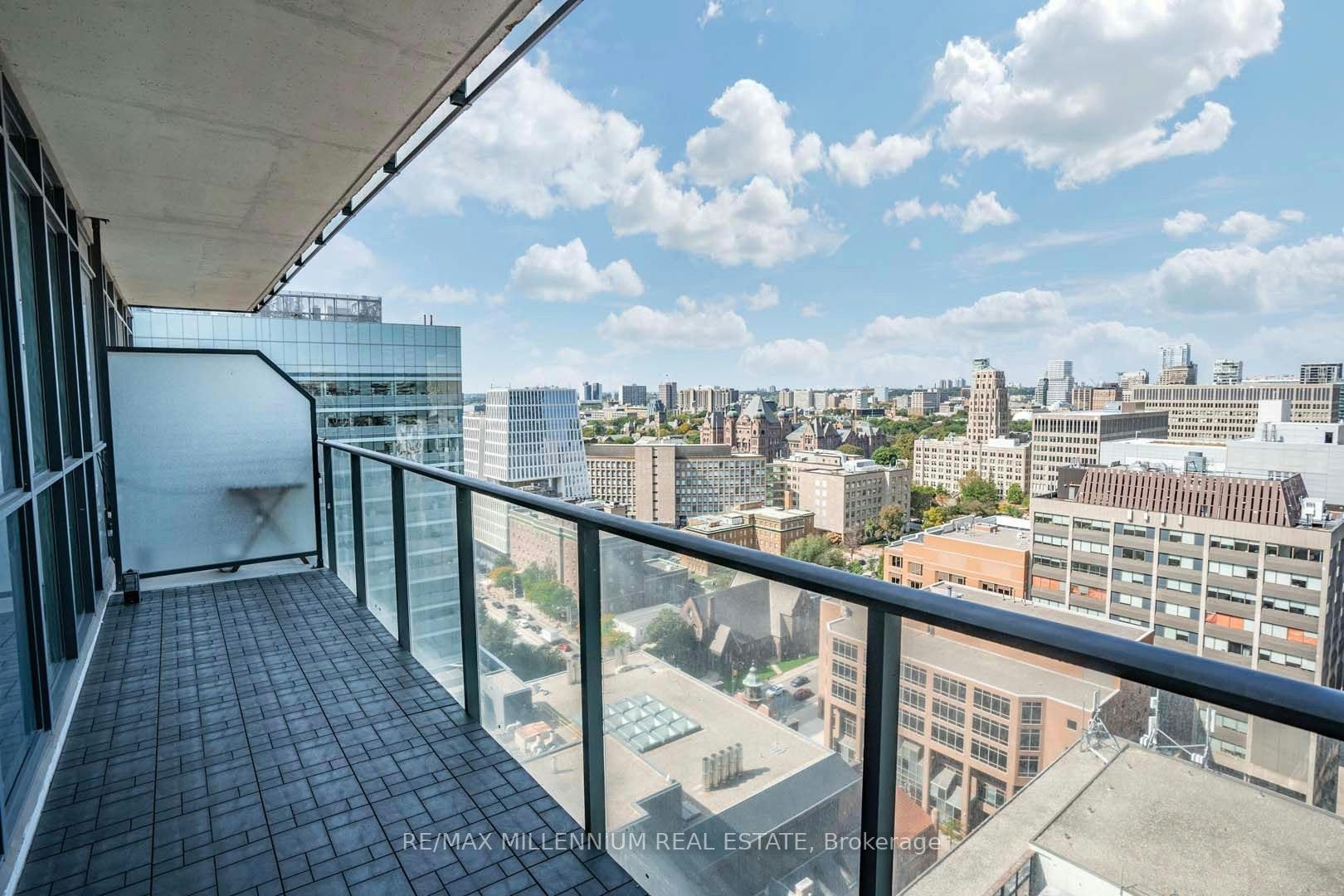 2212-770 Bay Street, Toronto, ON, M5G 0A6 - 7